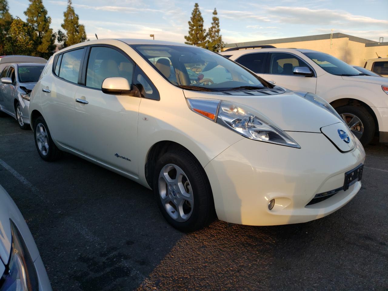 Photo 3 VIN: JN1AZ0CP2BT009077 - NISSAN LEAF 