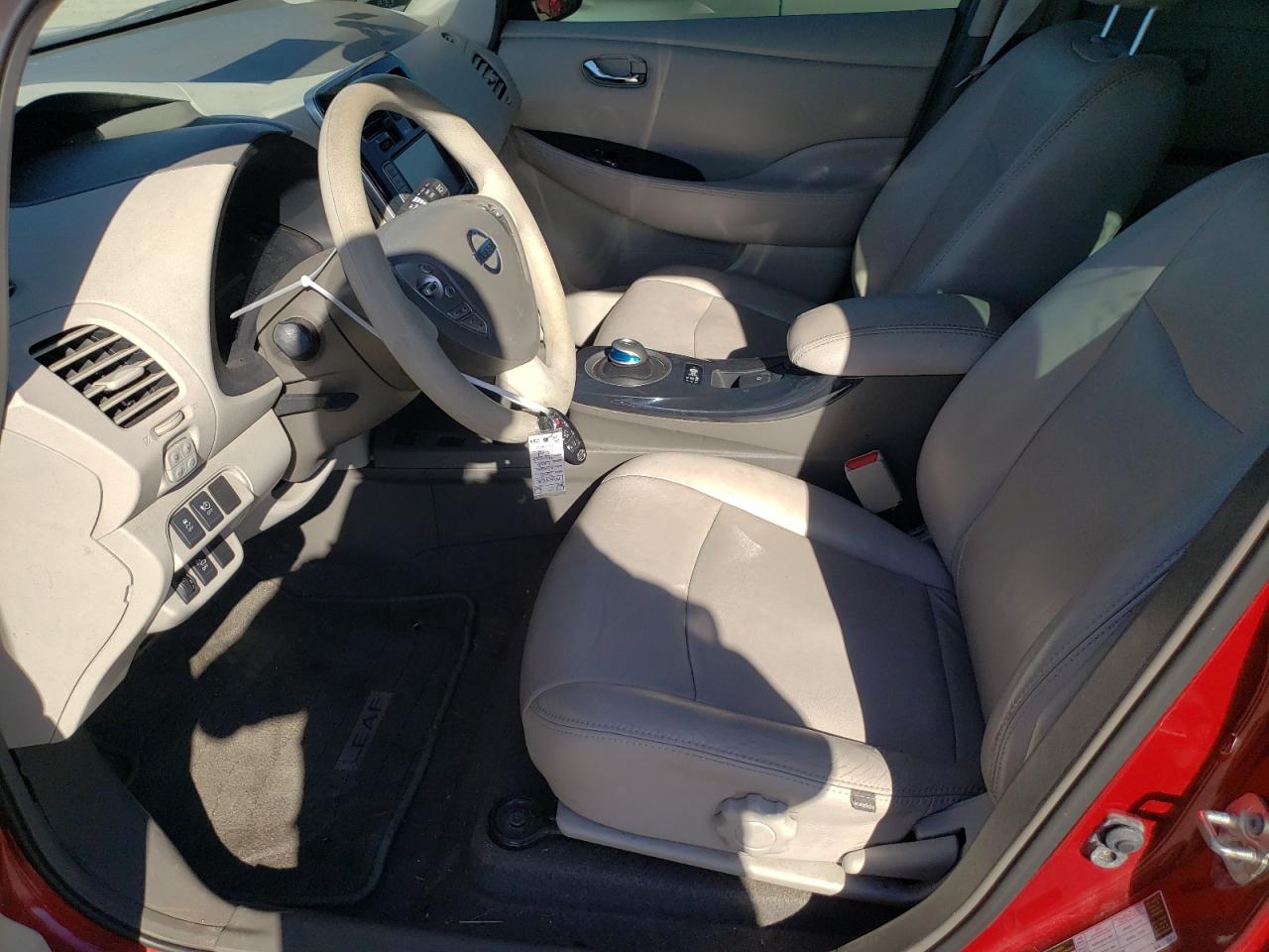 Photo 6 VIN: JN1AZ0CP3BT007077 - NISSAN LEAF 