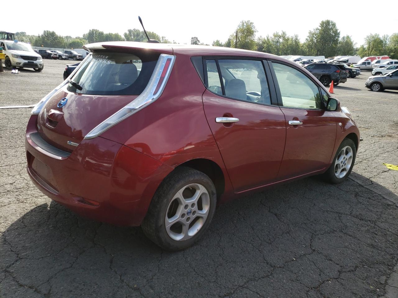 Photo 2 VIN: JN1AZ0CP8CT016648 - NISSAN LEAF 