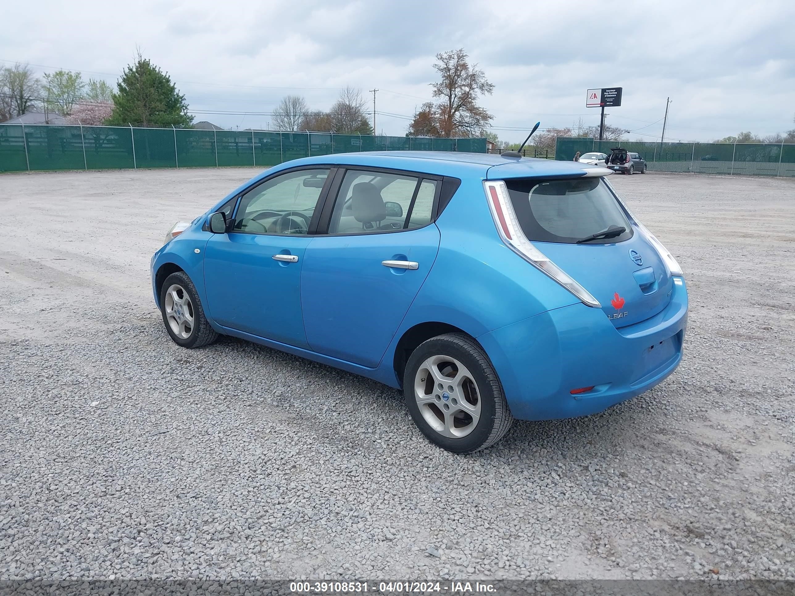 Photo 2 VIN: JN1AZ0CP9CT016433 - NISSAN LEAF 