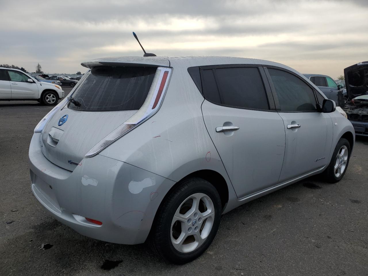 Photo 2 VIN: JN1AZ0CPXBT000370 - NISSAN LEAF 