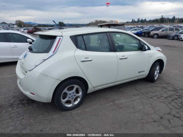 Photo 3 VIN: JN1AZ0CPXBT003818 - NISSAN LEAF 