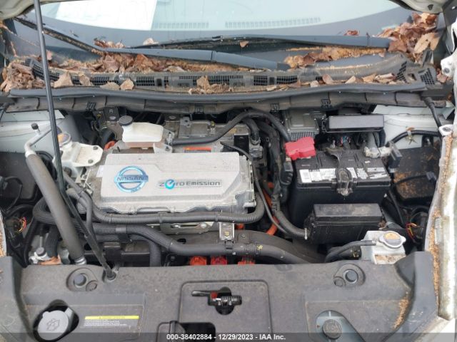 Photo 9 VIN: JN1AZ0CPXBT003818 - NISSAN LEAF 