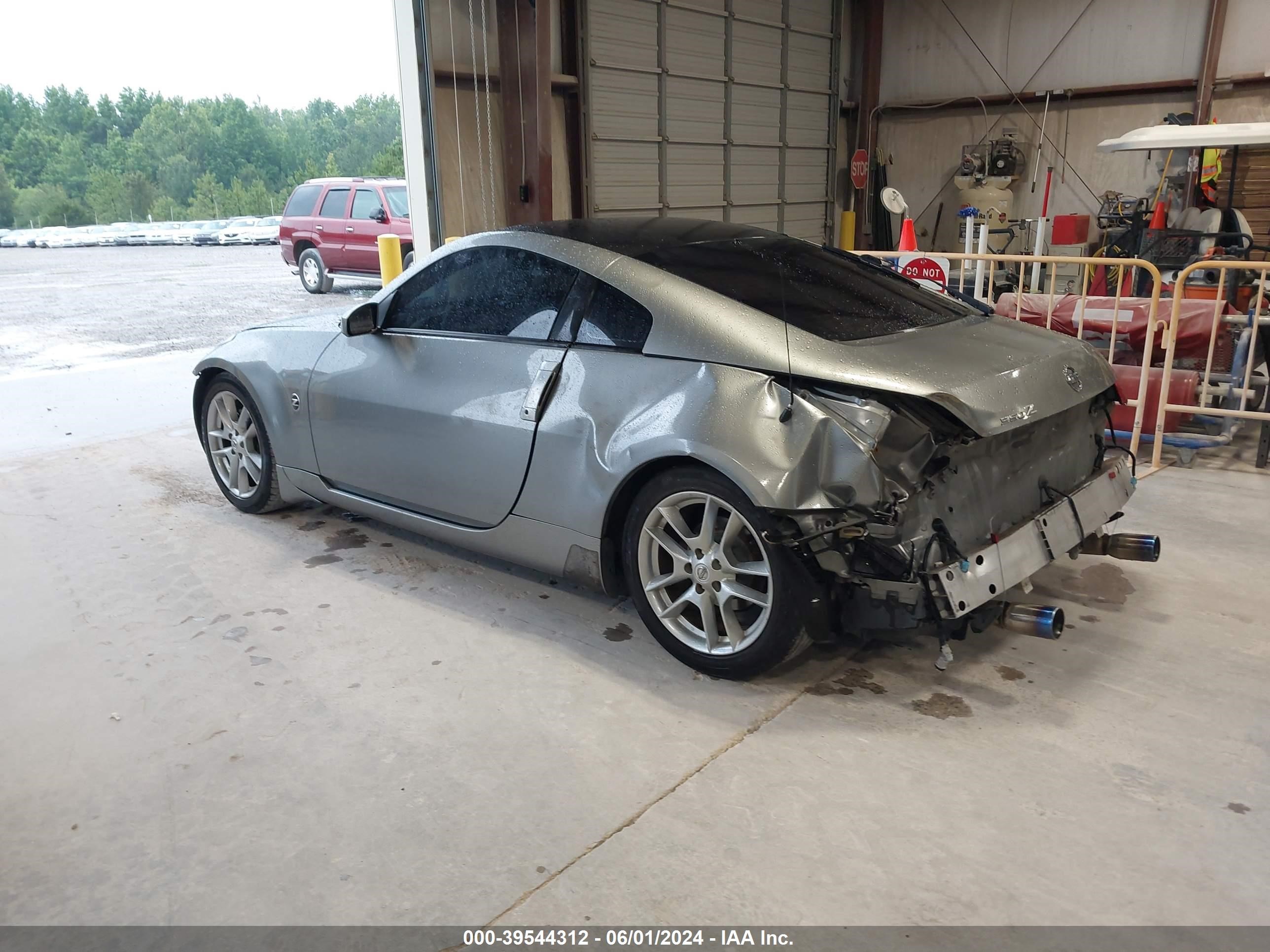 Photo 2 VIN: JN1AZ34D65M605345 - NISSAN 350Z 