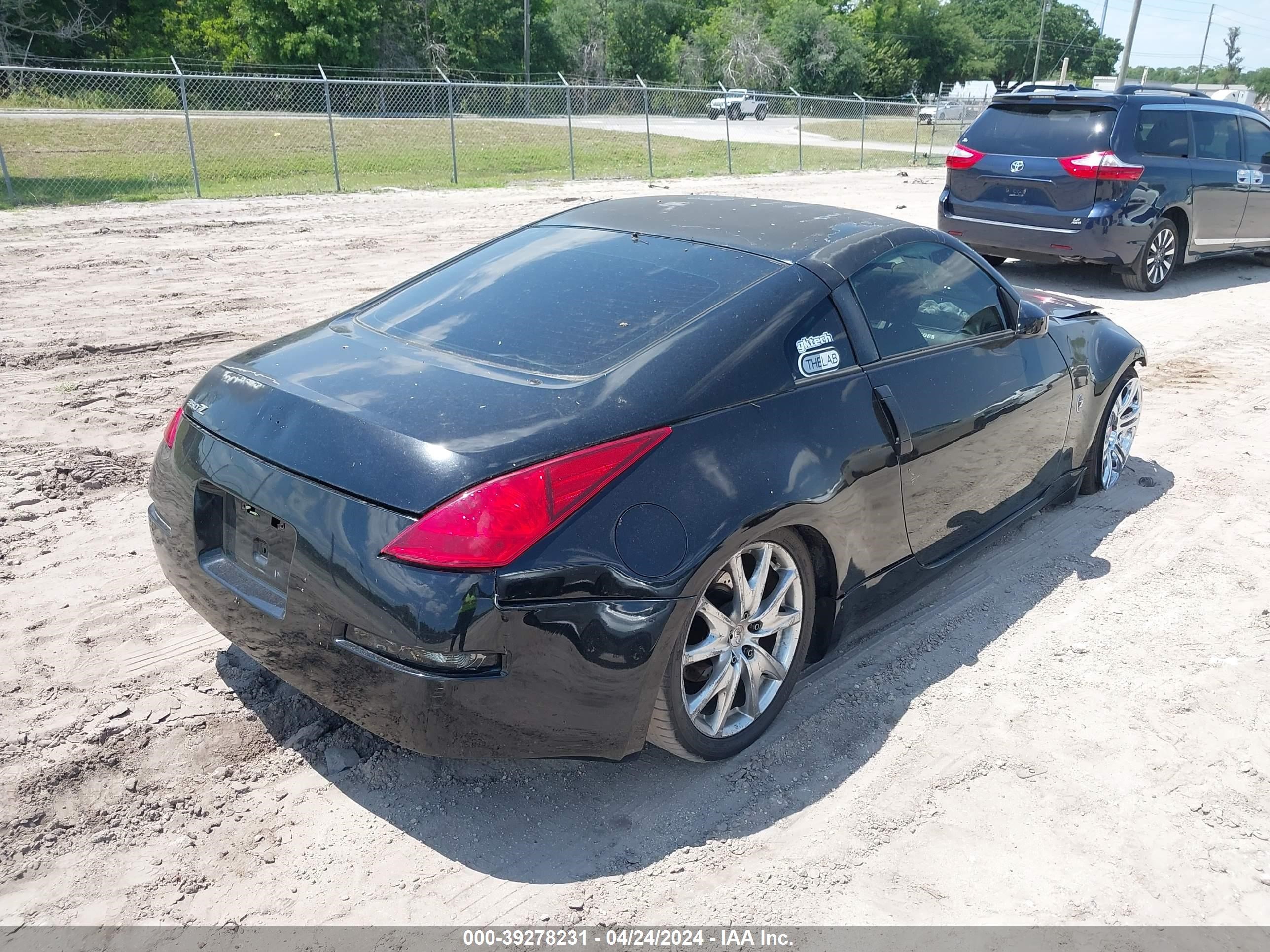 Photo 3 VIN: JN1AZ34D93T108924 - NISSAN 350Z 