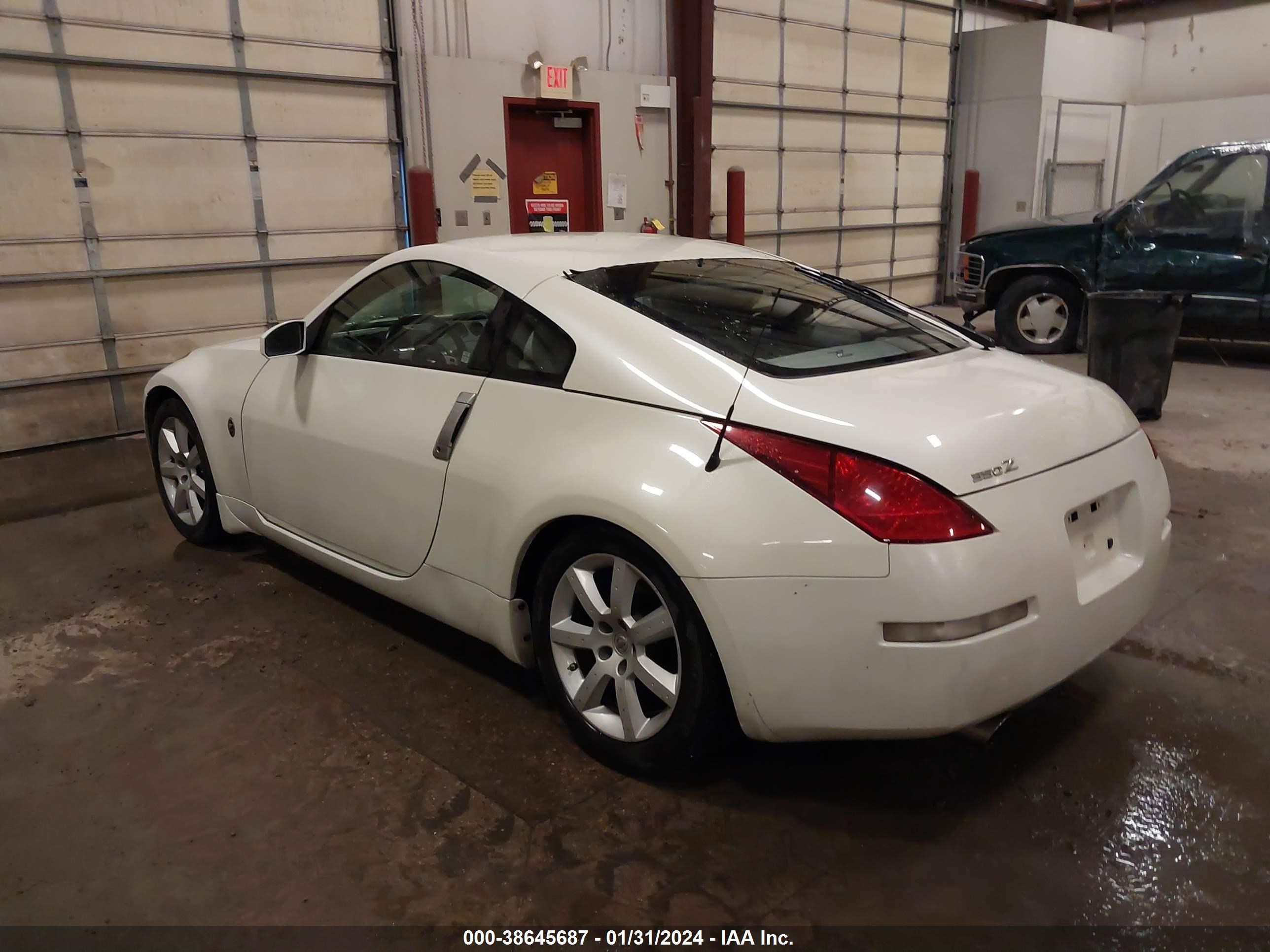 Photo 2 VIN: JN1AZ34E05M655229 - NISSAN 350Z 