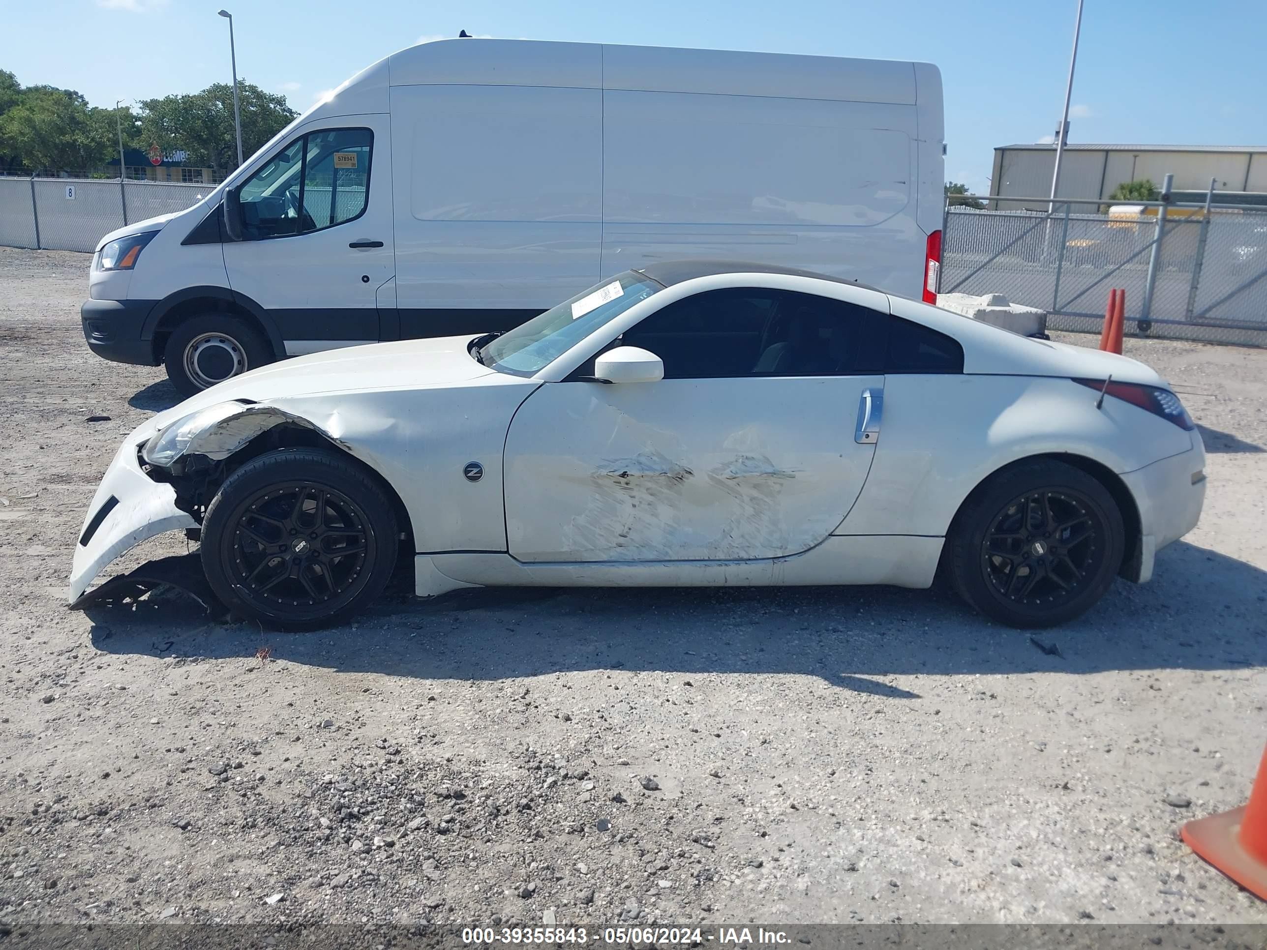 Photo 13 VIN: JN1AZ34E73T009527 - NISSAN 350Z 