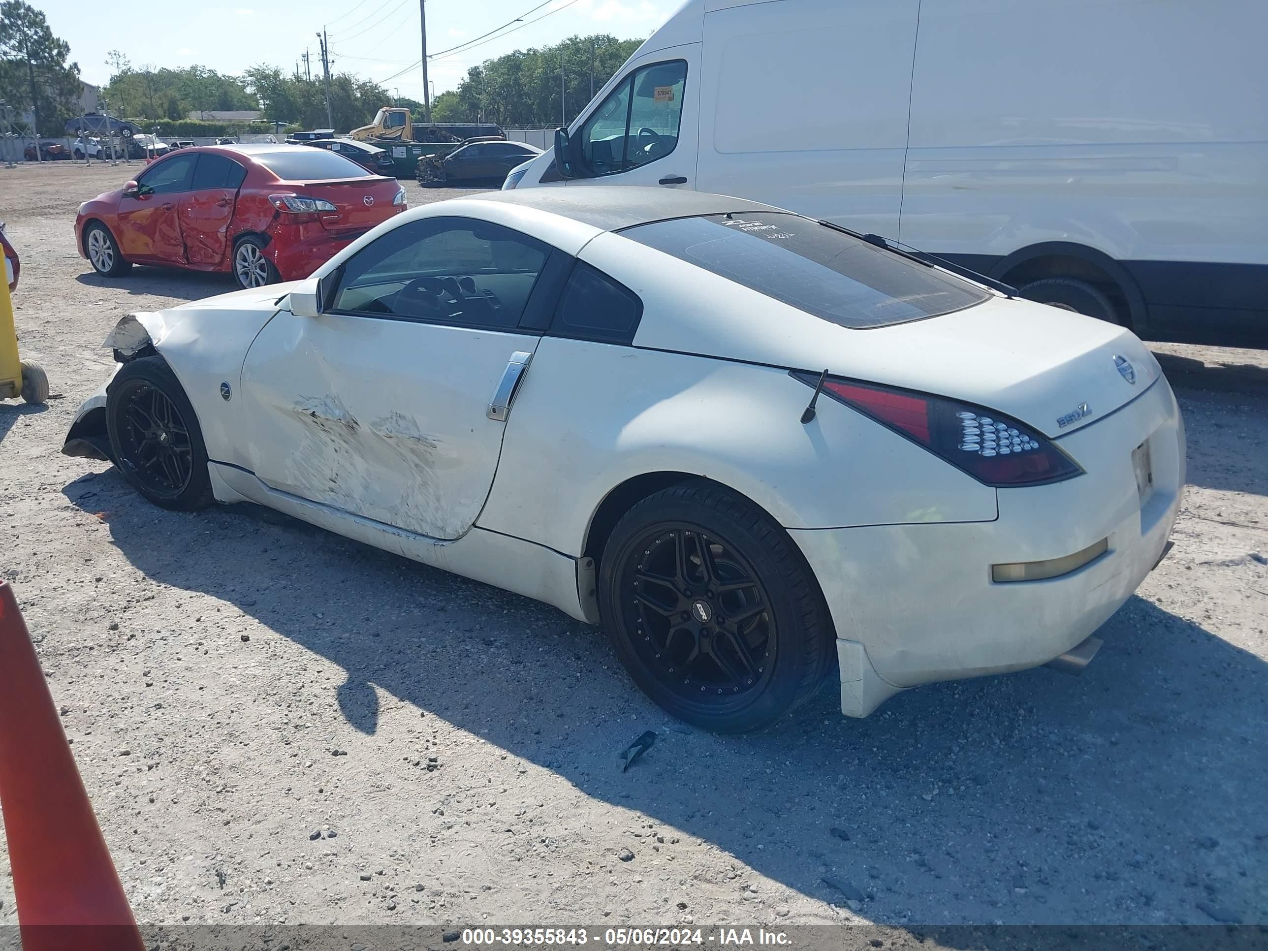 Photo 2 VIN: JN1AZ34E73T009527 - NISSAN 350Z 