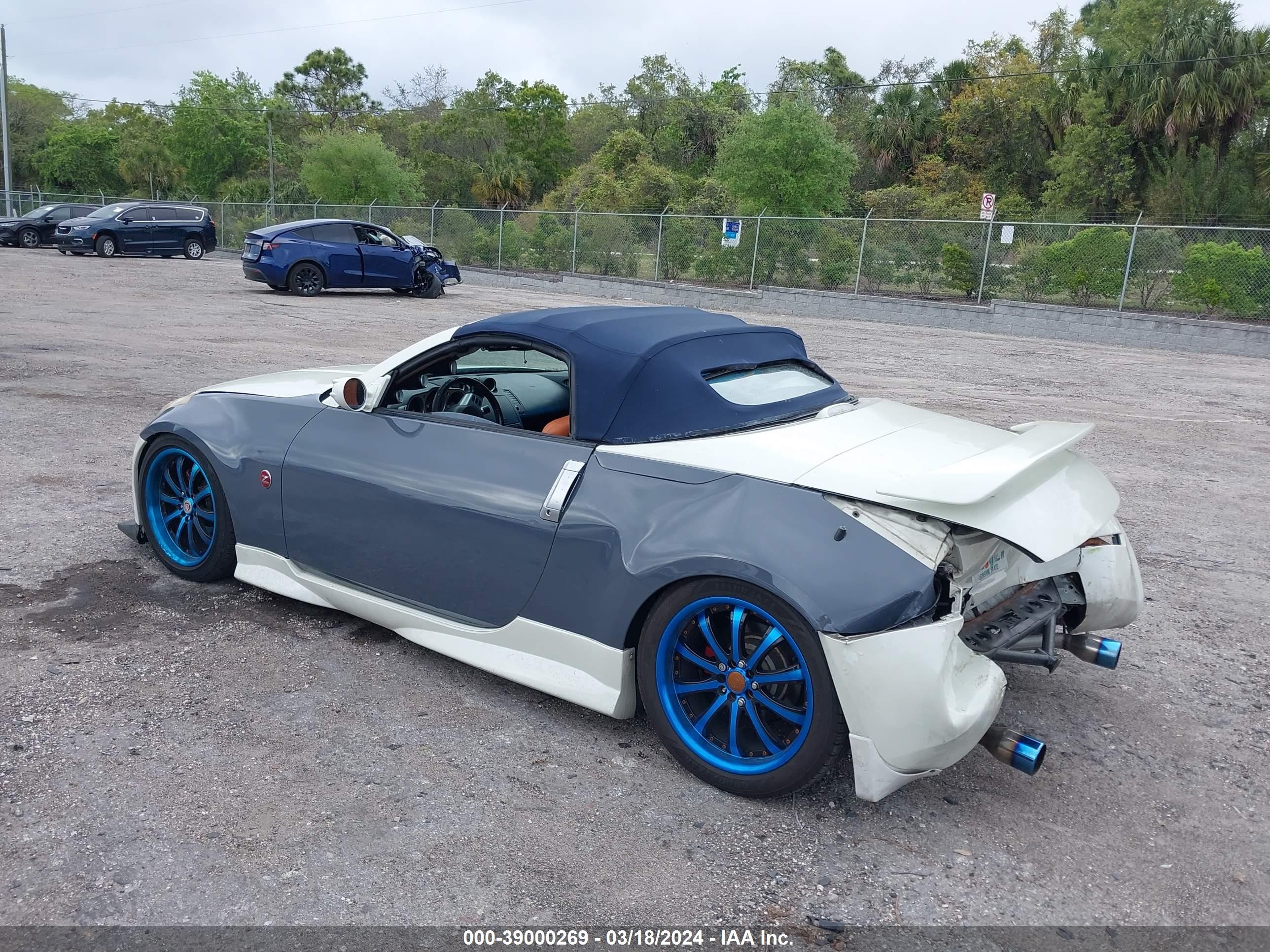 Photo 2 VIN: JN1AZ36A24M250191 - NISSAN 350Z 