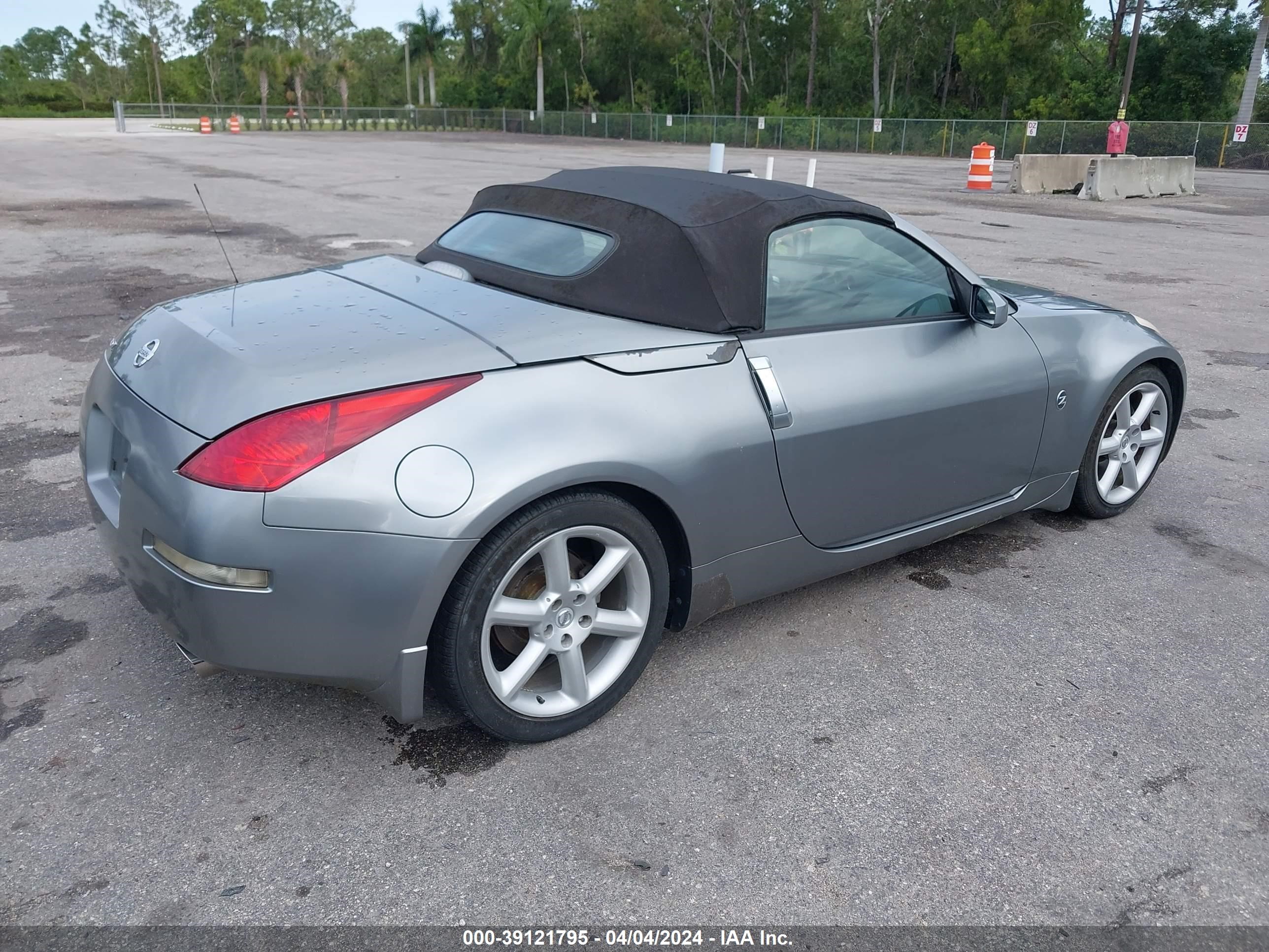 Photo 3 VIN: JN1AZ36A44T010257 - NISSAN 350Z 