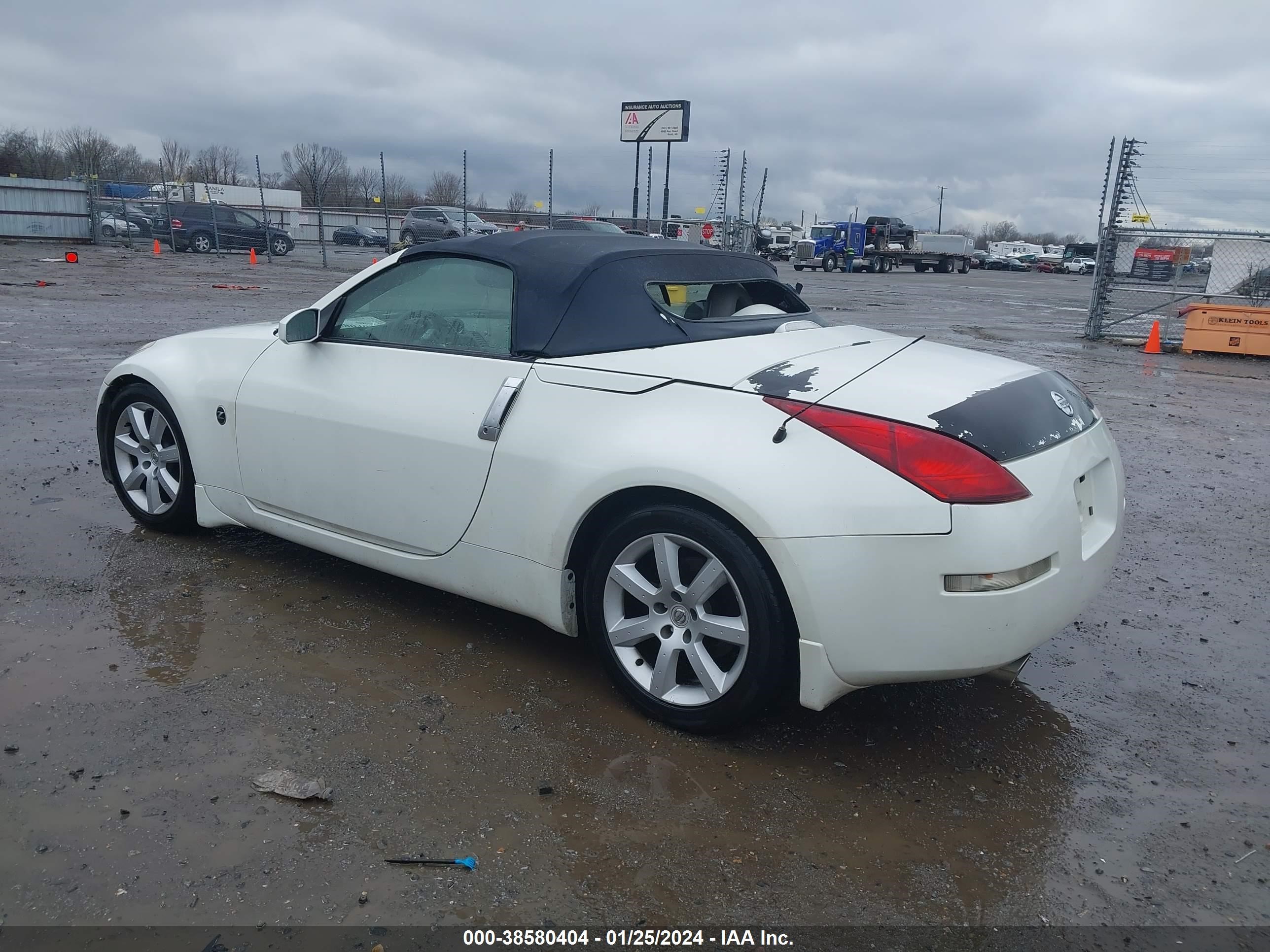 Photo 2 VIN: JN1AZ36A64T013161 - NISSAN 350Z 