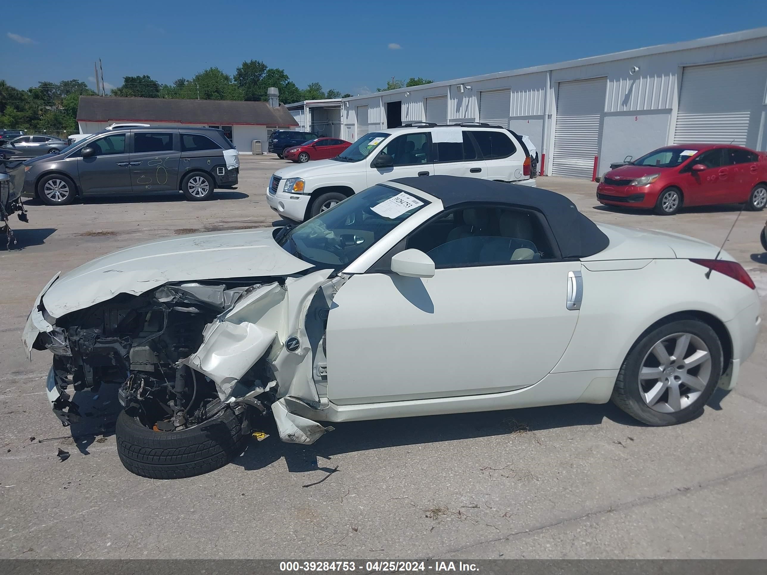 Photo 13 VIN: JN1AZ36A65M759976 - NISSAN 350Z 