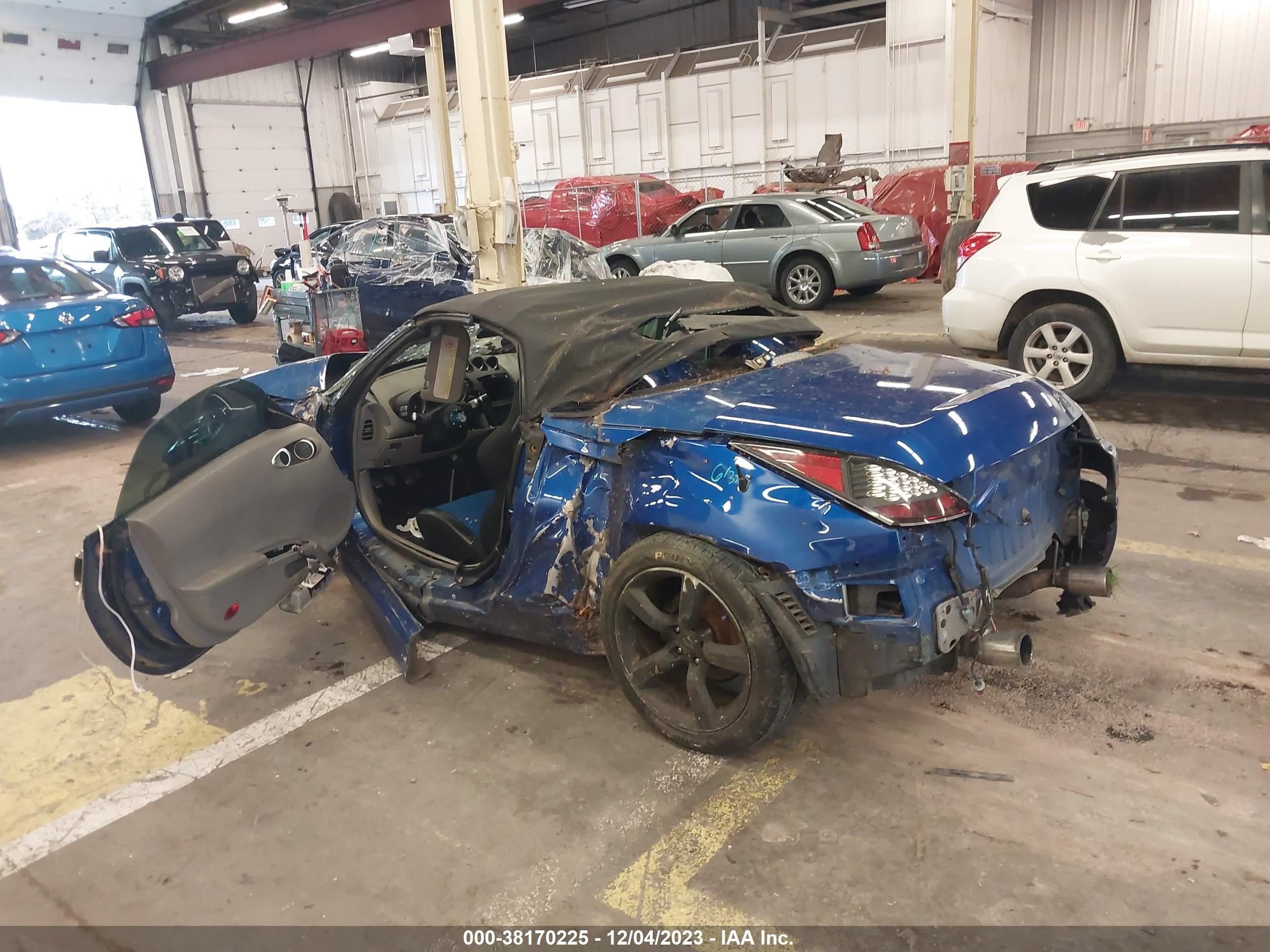 Photo 2 VIN: JN1AZ36A75M754849 - NISSAN 350Z 