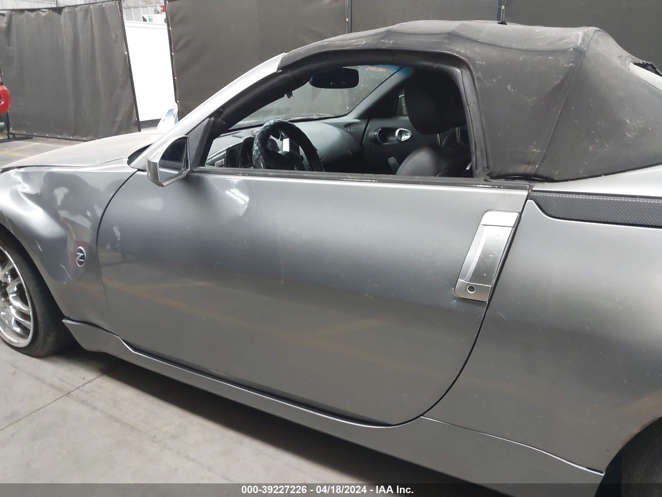 Photo 13 VIN: JN1AZ36A76M456965 - NISSAN 350Z 