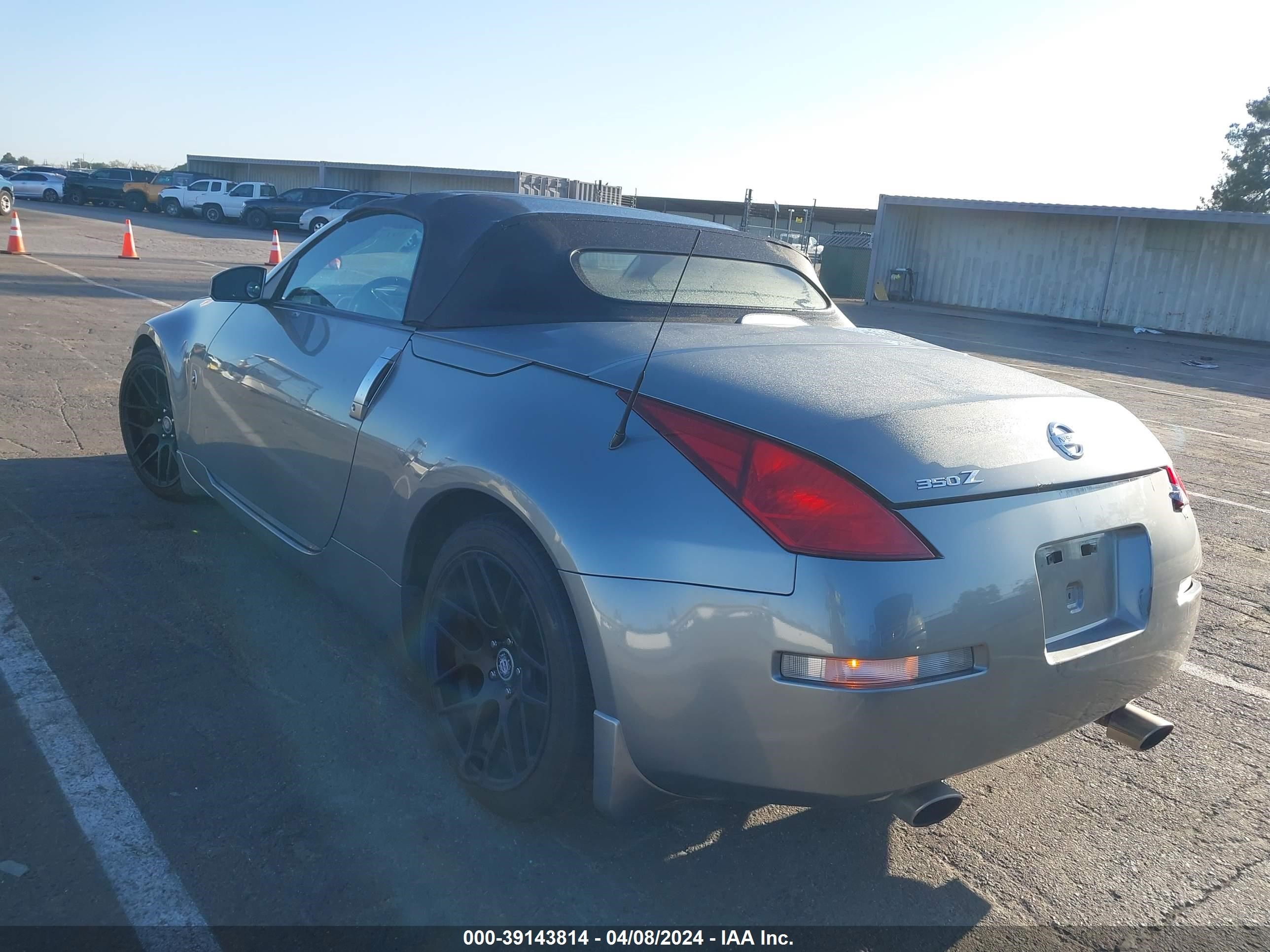 Photo 2 VIN: JN1AZ36A85M750986 - NISSAN 350Z 