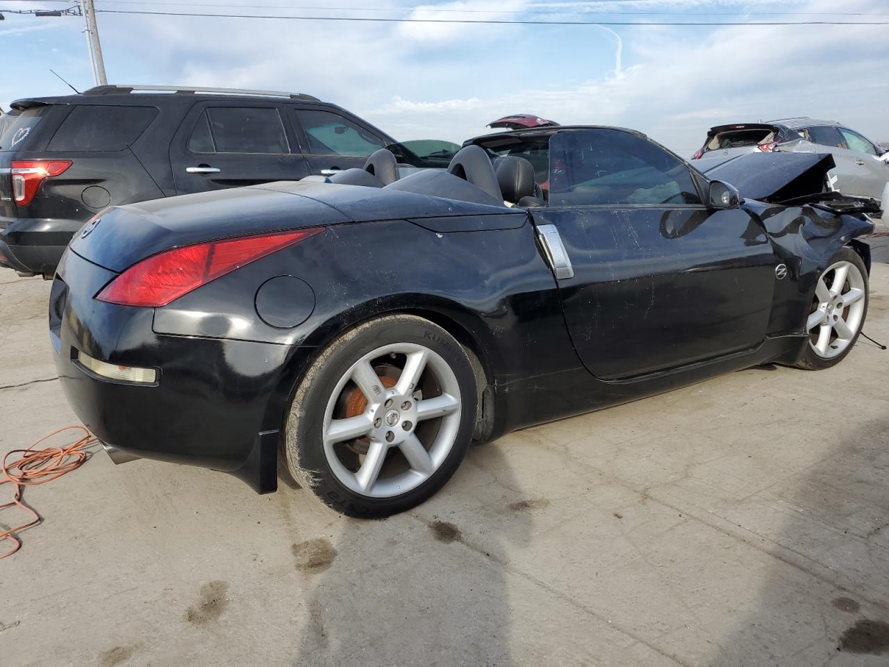 Photo 2 VIN: JN1AZ36AX4T012210 - NISSAN 350Z 