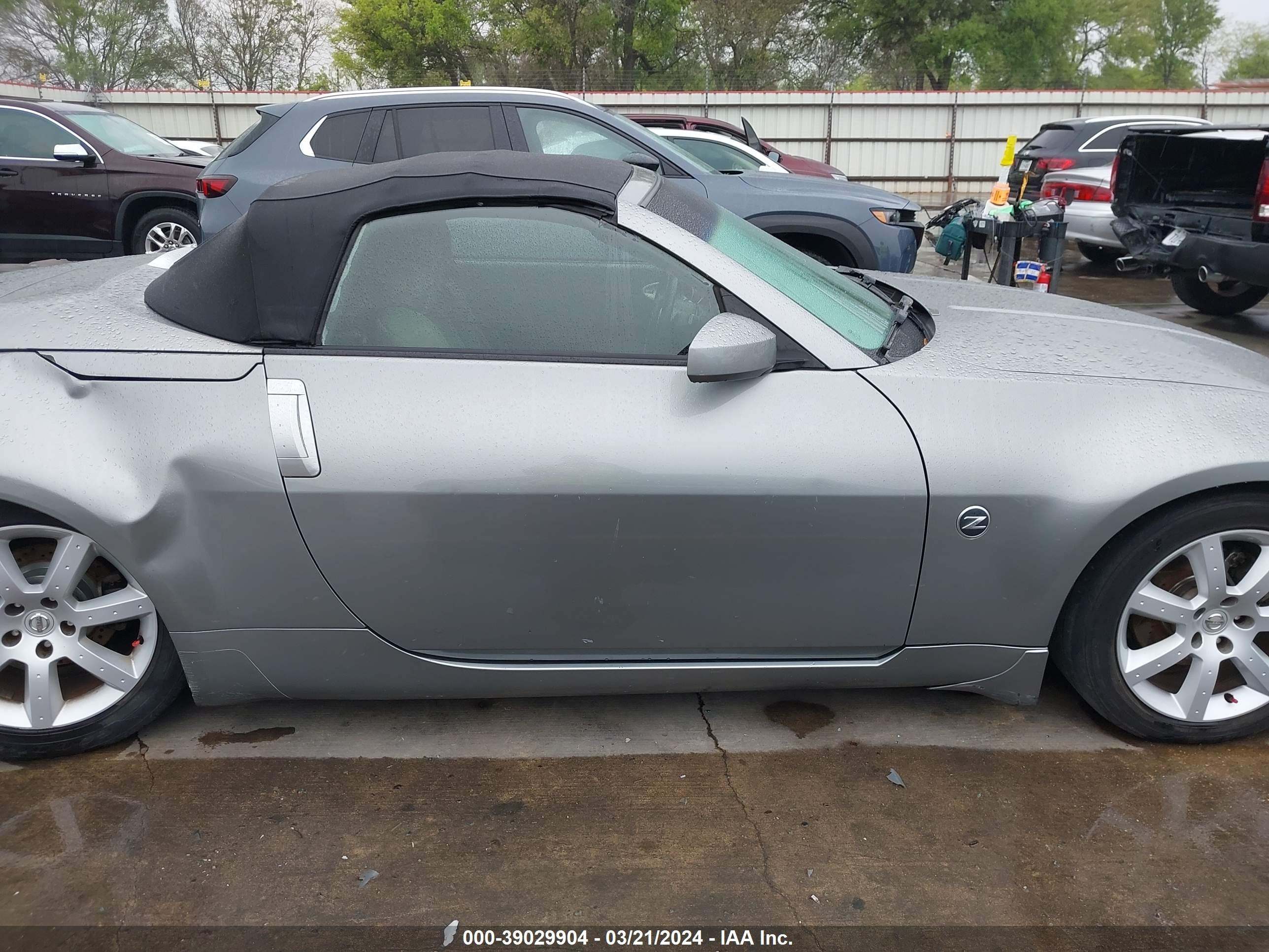 Photo 12 VIN: JN1AZ36D44T100096 - NISSAN 350Z 