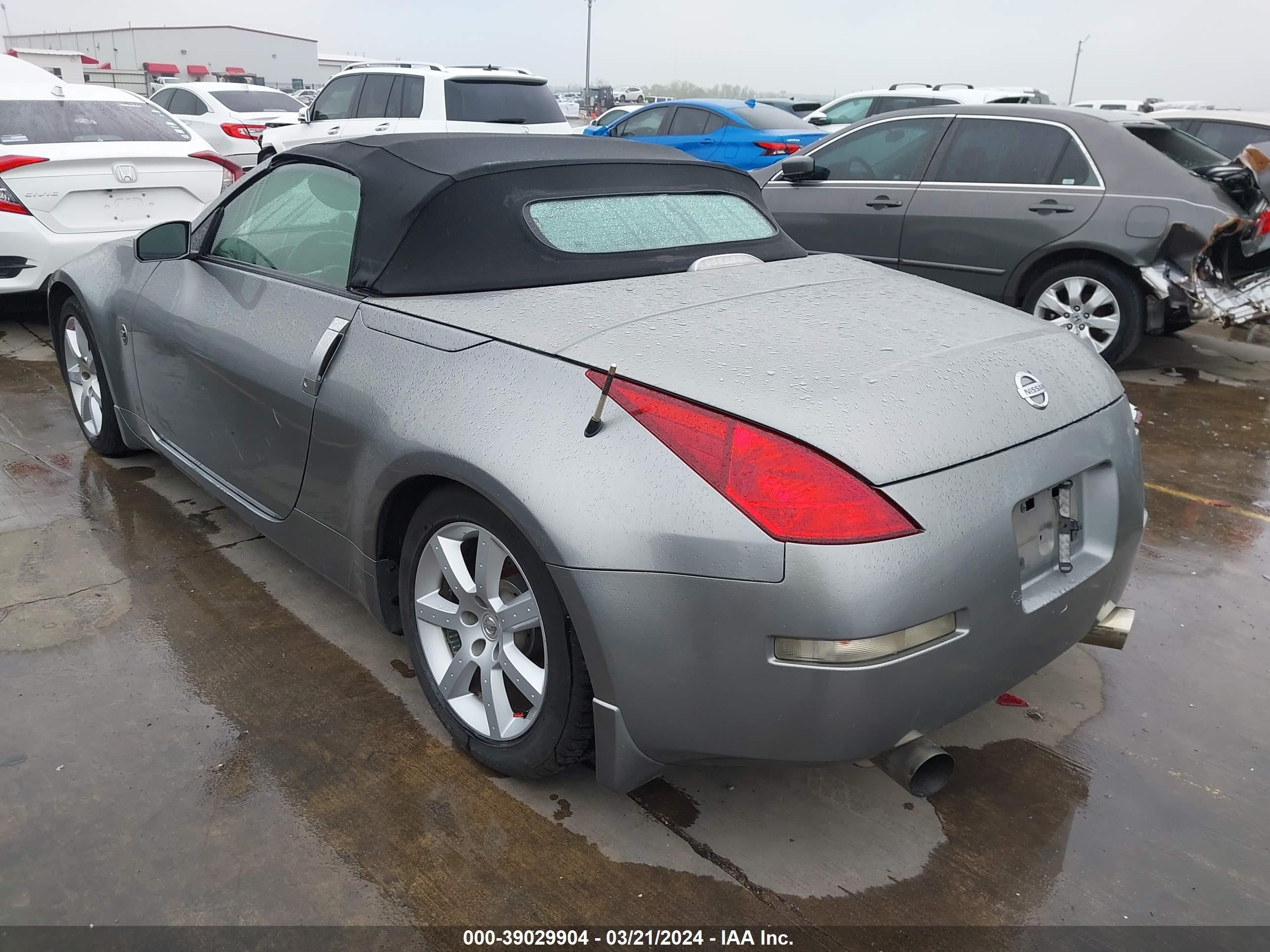 Photo 2 VIN: JN1AZ36D44T100096 - NISSAN 350Z 