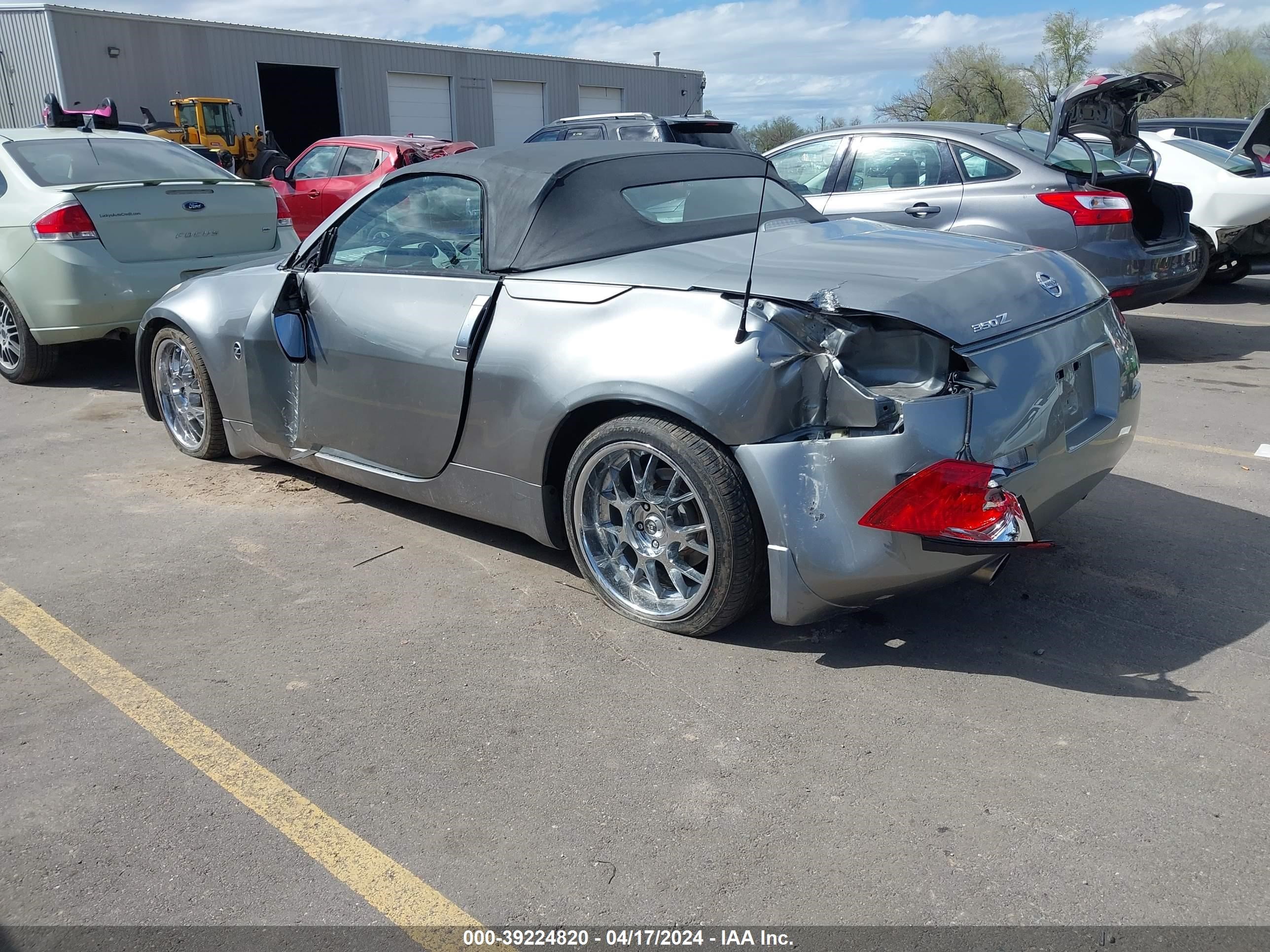 Photo 2 VIN: JN1AZ36D95M700057 - NISSAN 350Z 