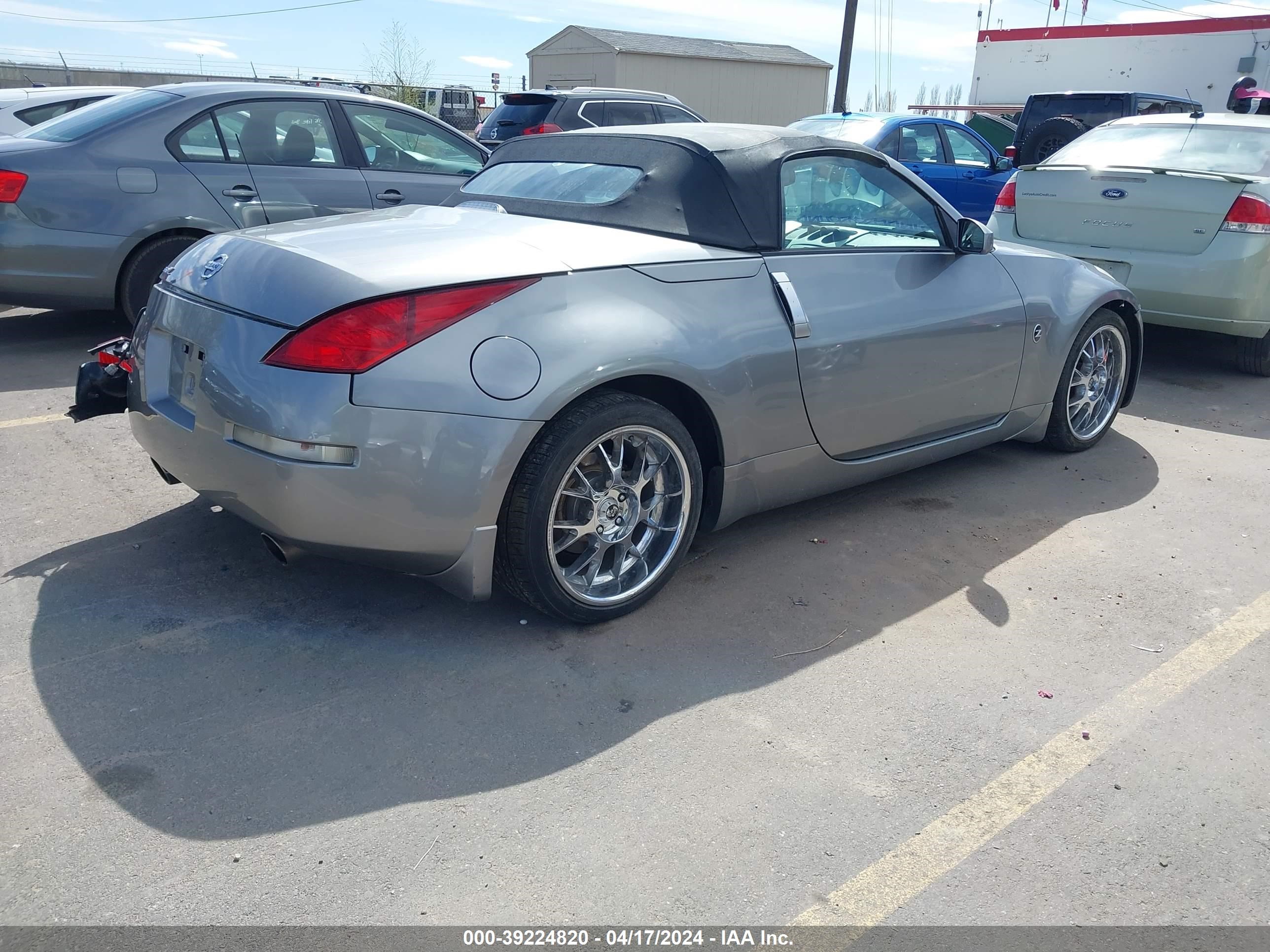 Photo 3 VIN: JN1AZ36D95M700057 - NISSAN 350Z 