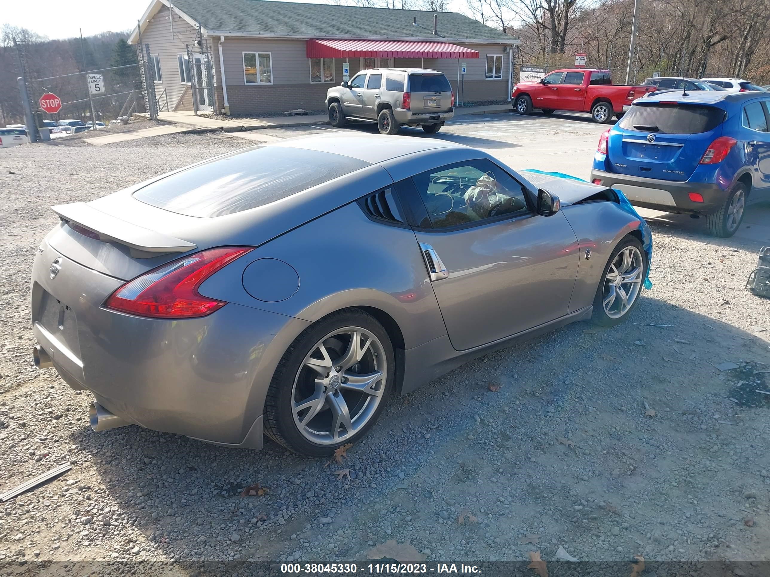 Photo 3 VIN: JN1AZ44E19M410662 - NISSAN 370Z 