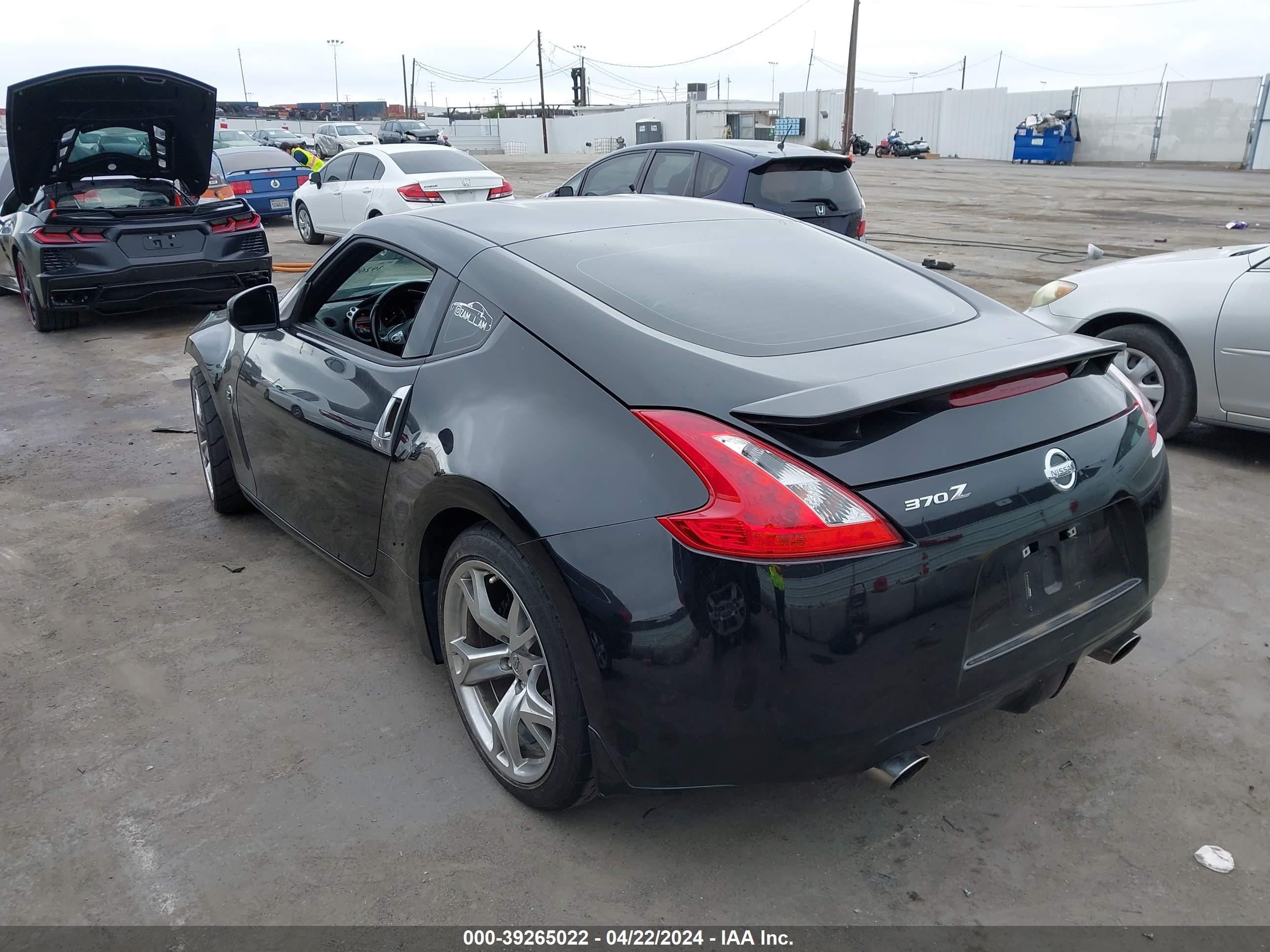 Photo 2 VIN: JN1AZ4EH1BM552945 - NISSAN 370Z 