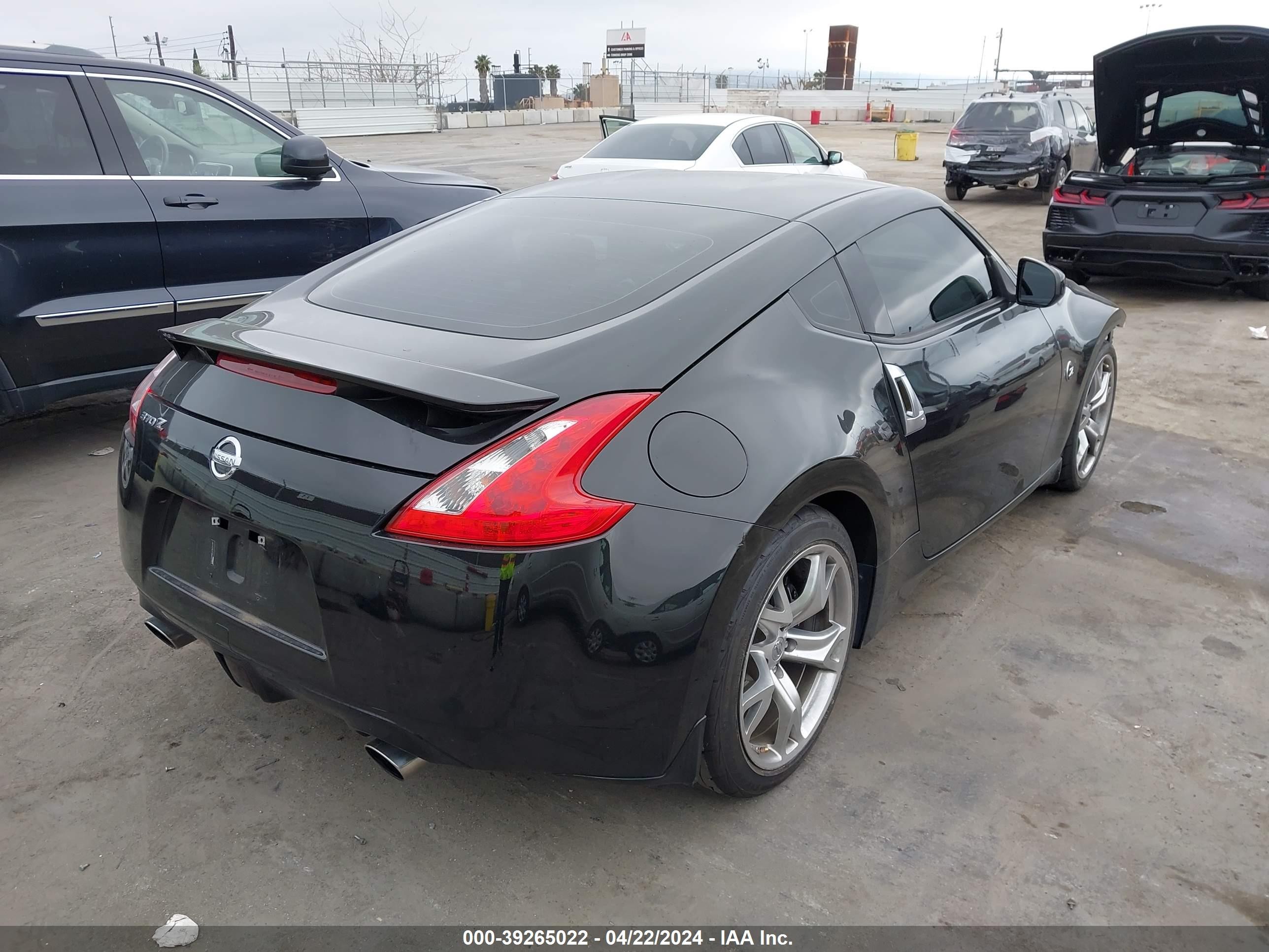 Photo 3 VIN: JN1AZ4EH1BM552945 - NISSAN 370Z 