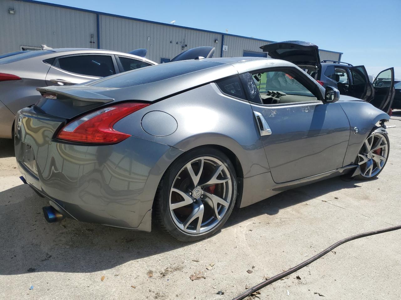 Photo 2 VIN: JN1AZ4EH4EM637119 - NISSAN 370Z 