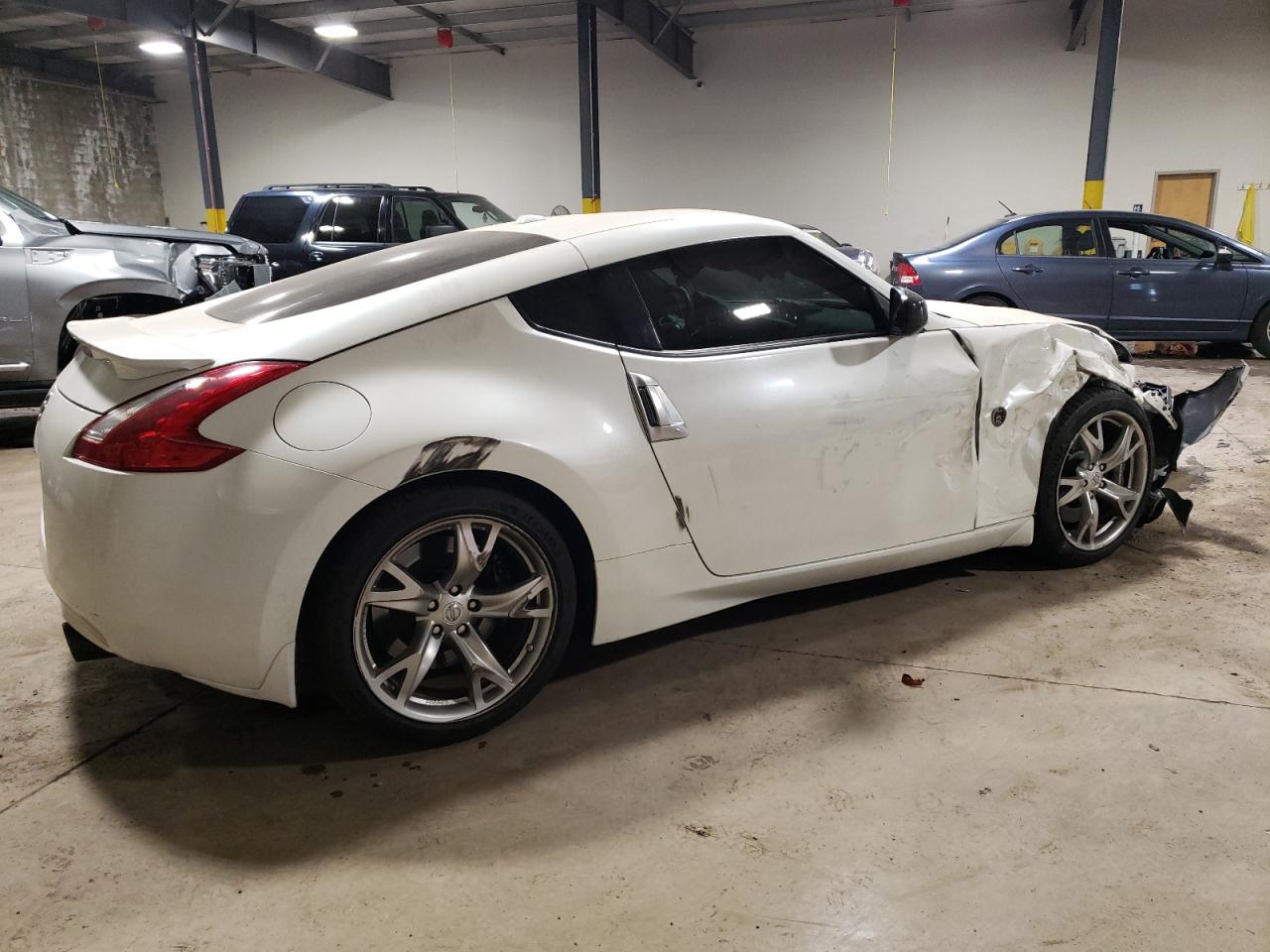 Photo 2 VIN: JN1AZ4EH6CM564168 - NISSAN 370Z 