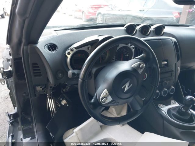 Photo 6 VIN: JN1AZ4EH8DM880432 - NISSAN 370Z 