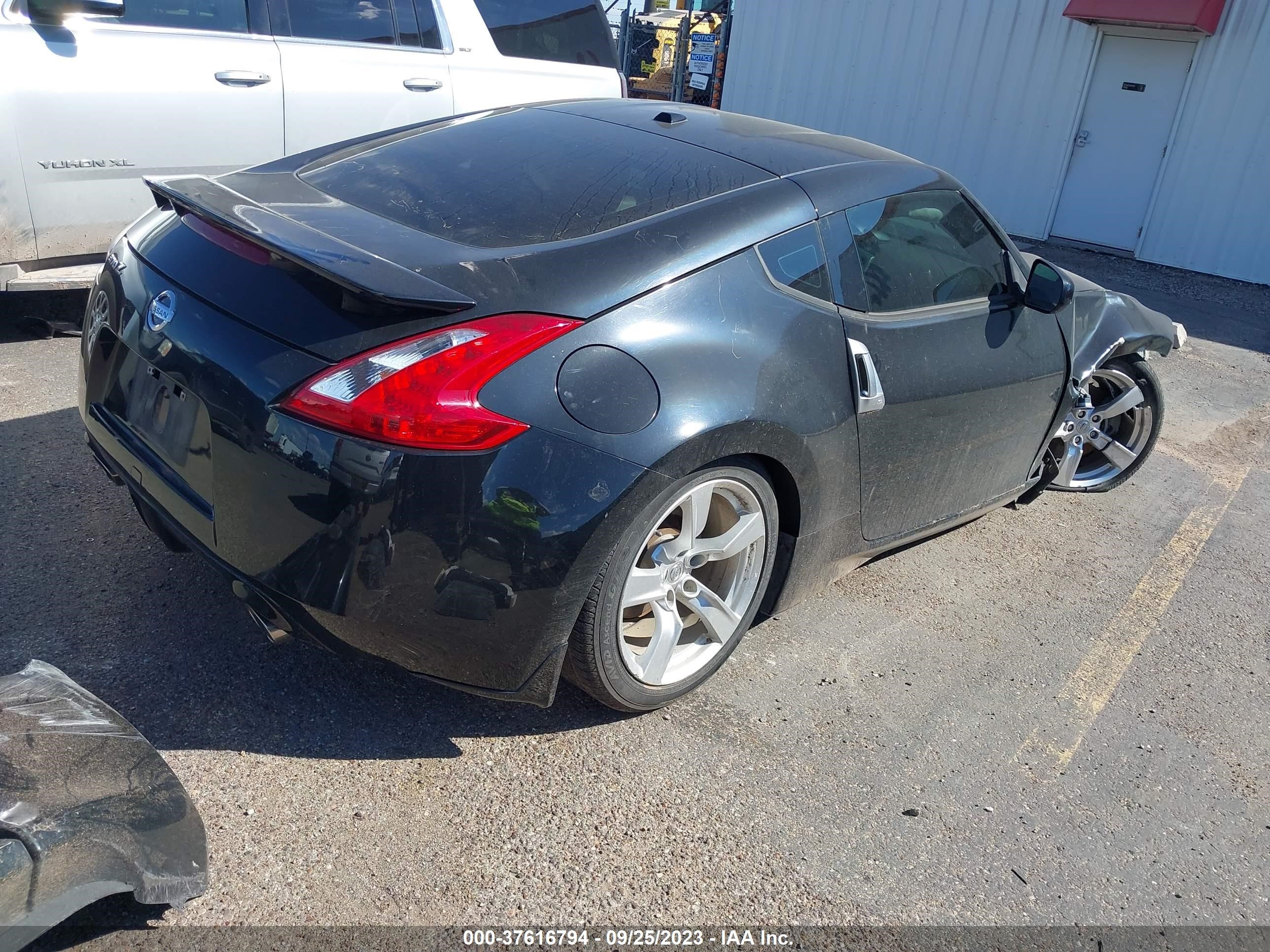 Photo 3 VIN: JN1AZ4EH9AM504849 - NISSAN 370Z 