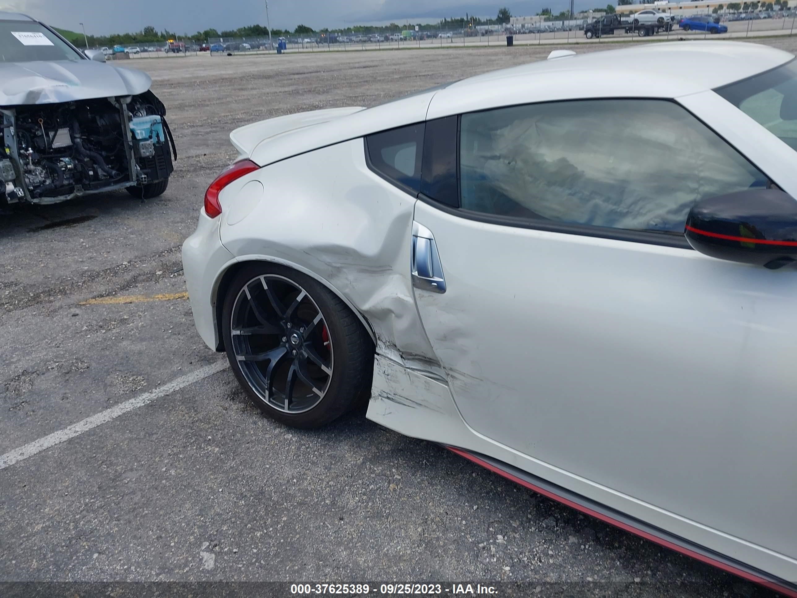 Photo 5 VIN: JN1AZ4EH9HM950395 - NISSAN 370Z 