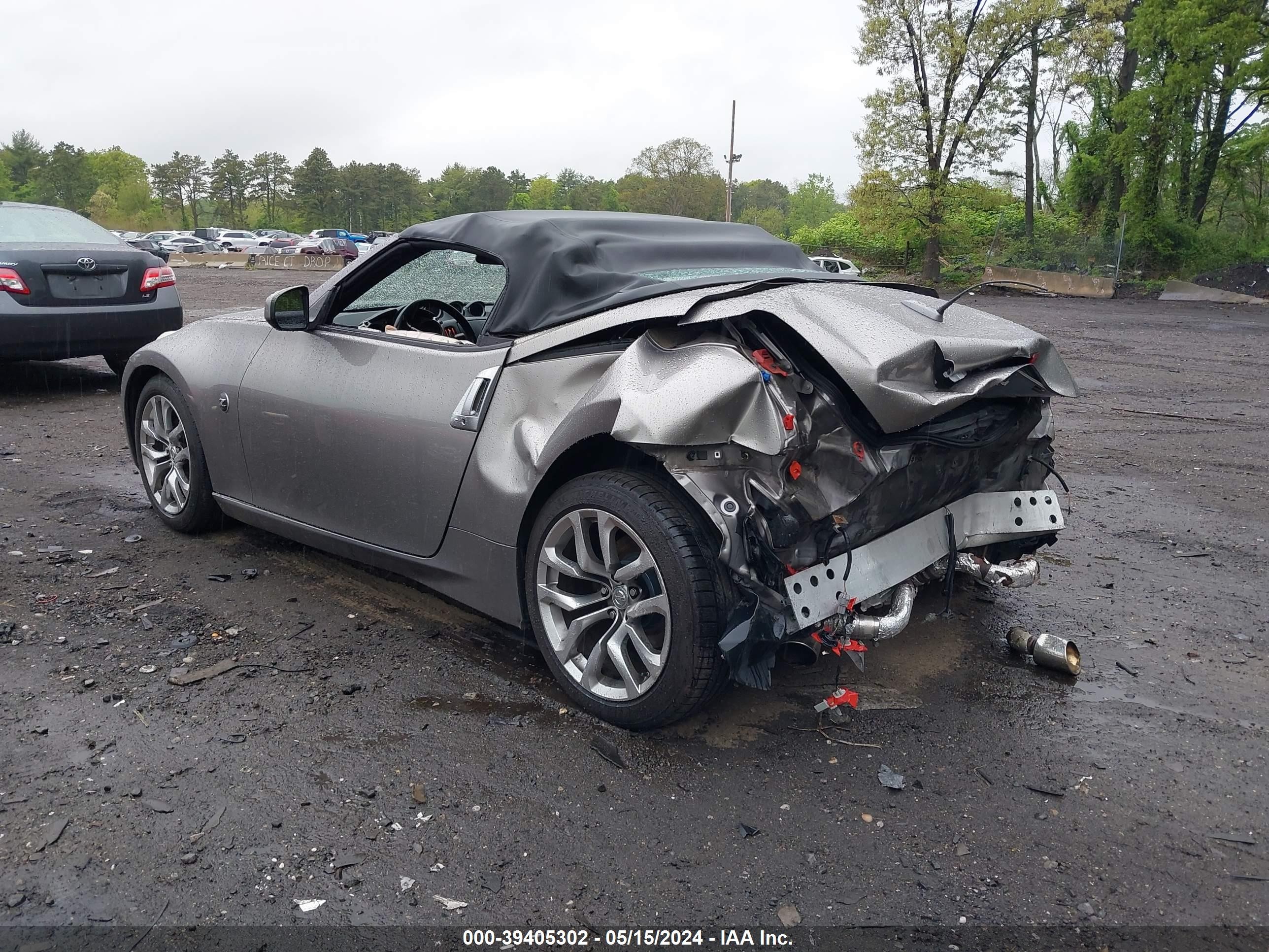 Photo 2 VIN: JN1AZ4FH0AM301802 - NISSAN 370Z 