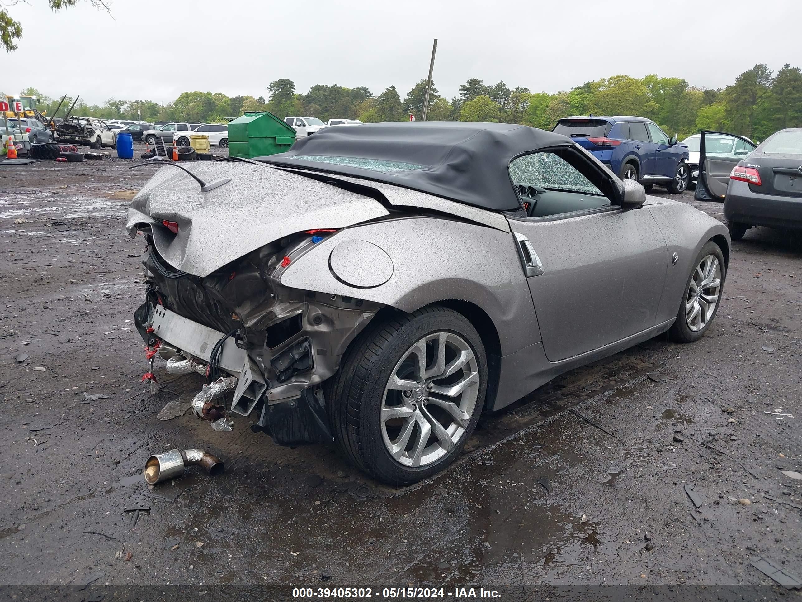 Photo 3 VIN: JN1AZ4FH0AM301802 - NISSAN 370Z 