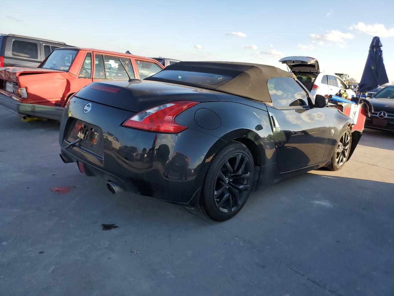 Photo 2 VIN: JN1AZ4FH3HM940248 - NISSAN 370Z 