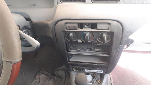 Photo 14 VIN: JN1BB41S6YW001000 - NISSAN SUNNY 