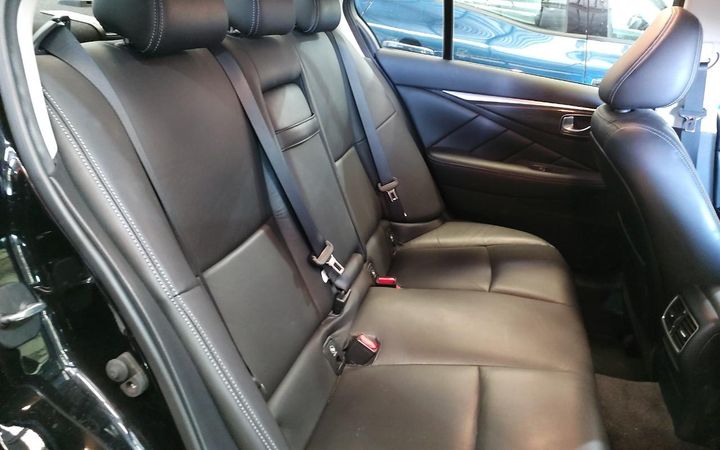 Photo 24 VIN: JN1BDAV37U0500342 - INFINITI Q50 