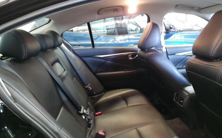 Photo 29 VIN: JN1BDAV37U0500342 - INFINITI Q50 