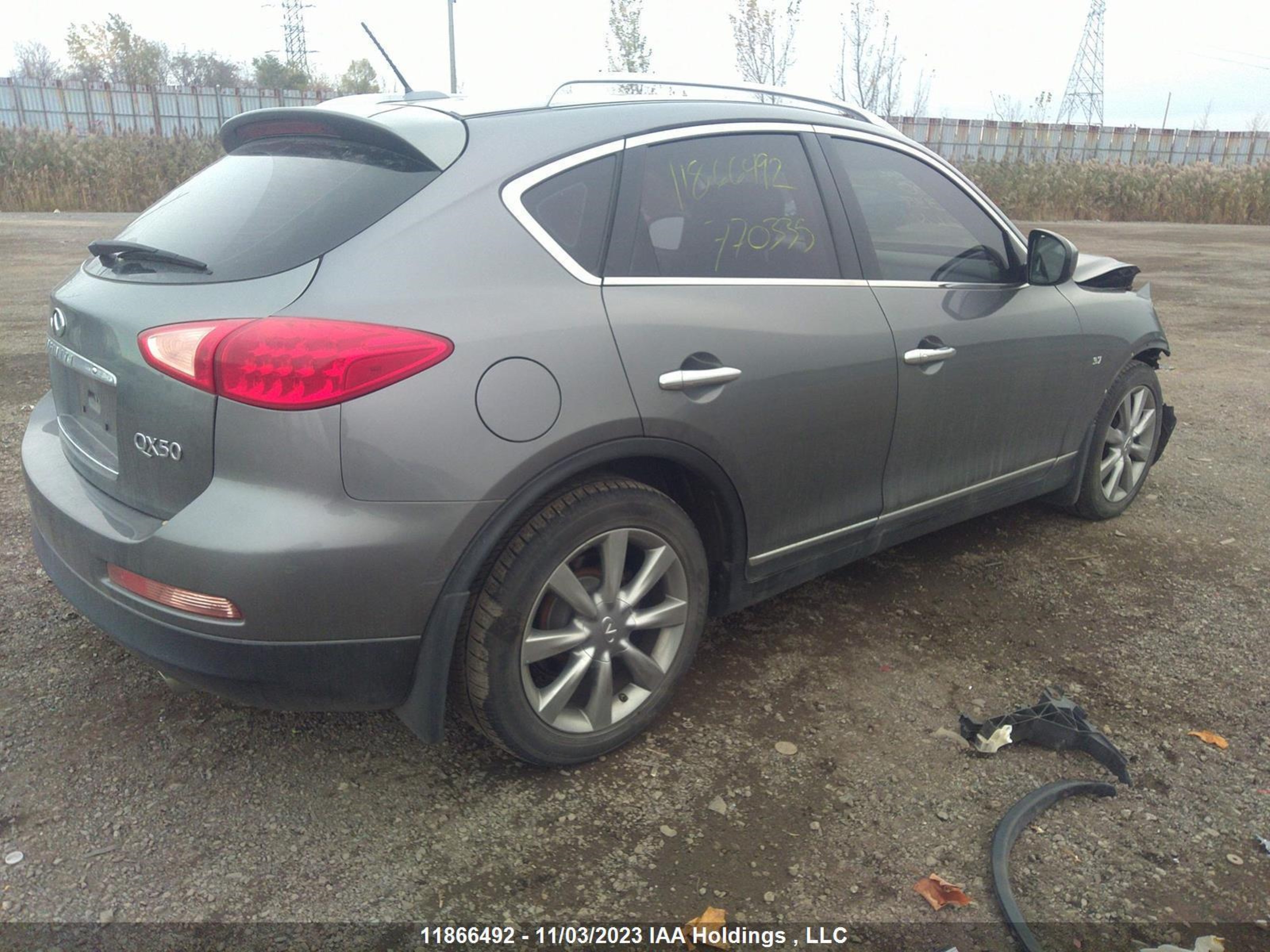 Photo 3 VIN: JN1BJ0HR3FM770335 - INFINITI QX50 