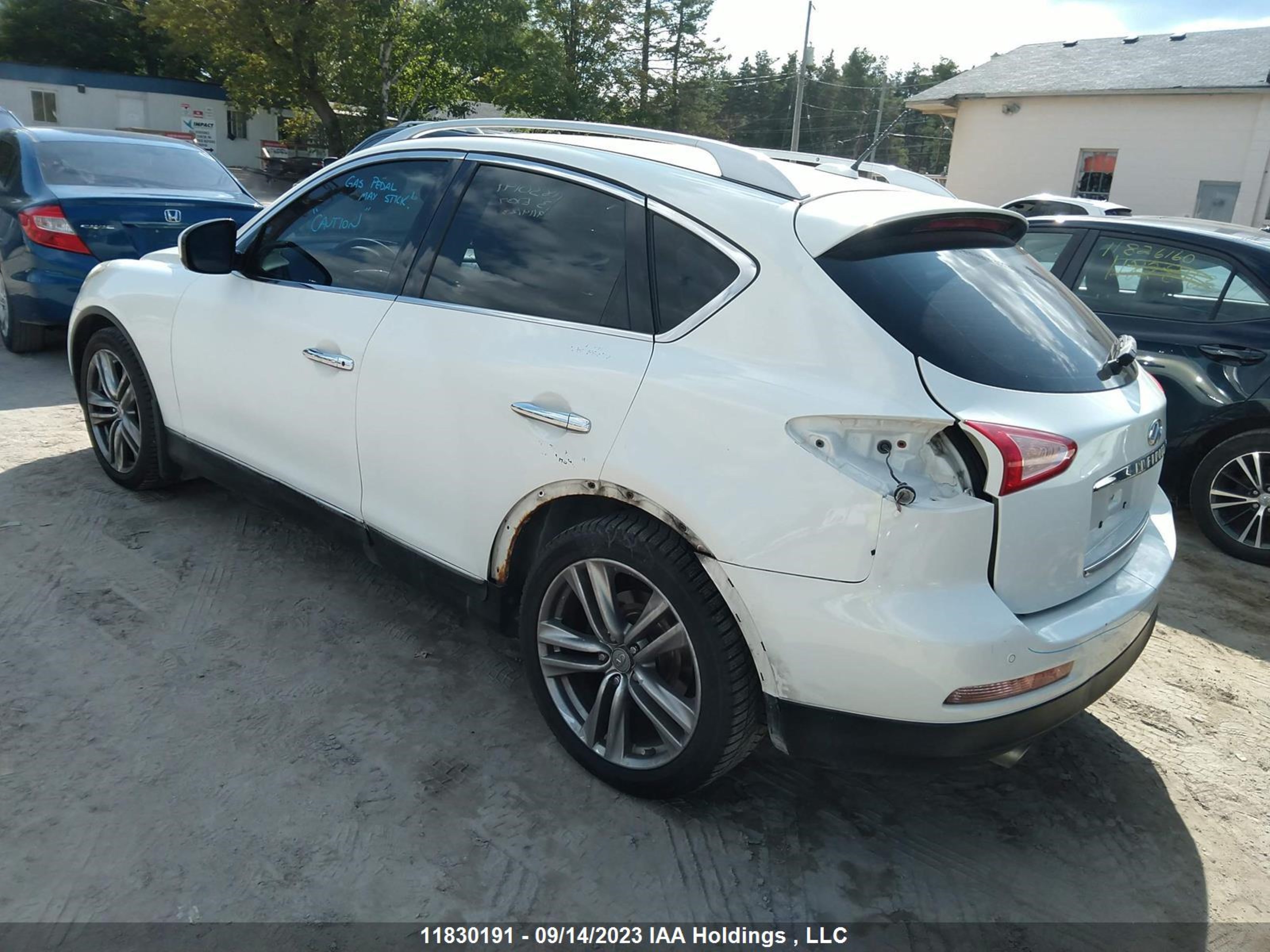 Photo 2 VIN: JN1BJ0HR4DM481140 - INFINITI EX 