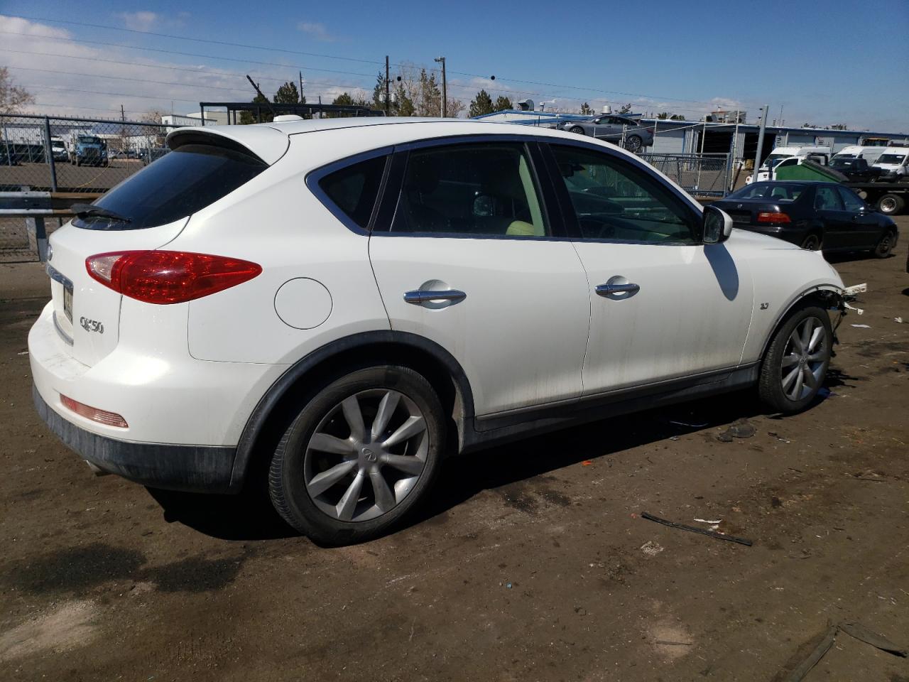 Photo 2 VIN: JN1BJ0HR6FM770782 - INFINITI QX50 