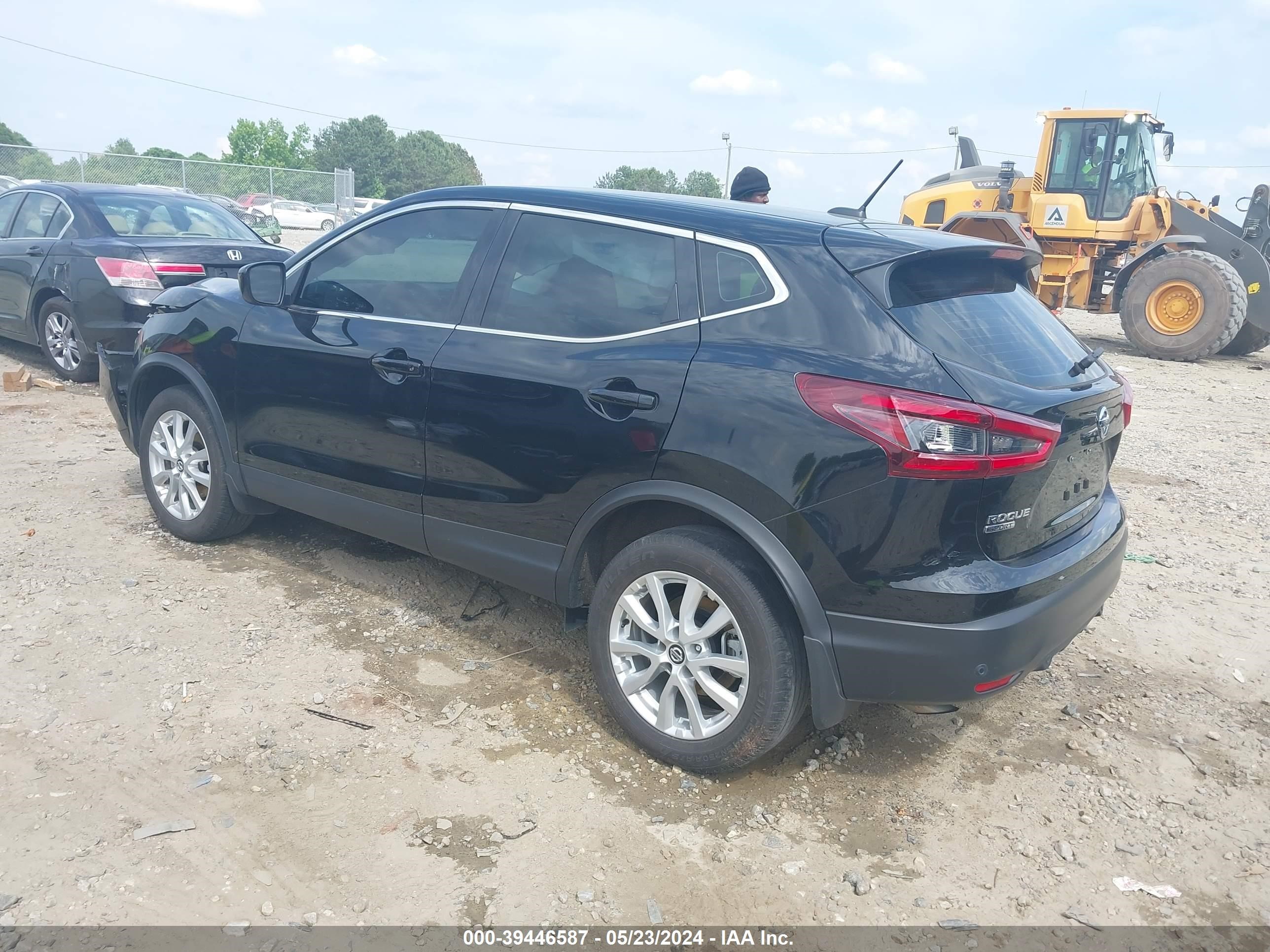 Photo 2 VIN: JN1BJ1AV1MW317779 - NISSAN ROGUE 