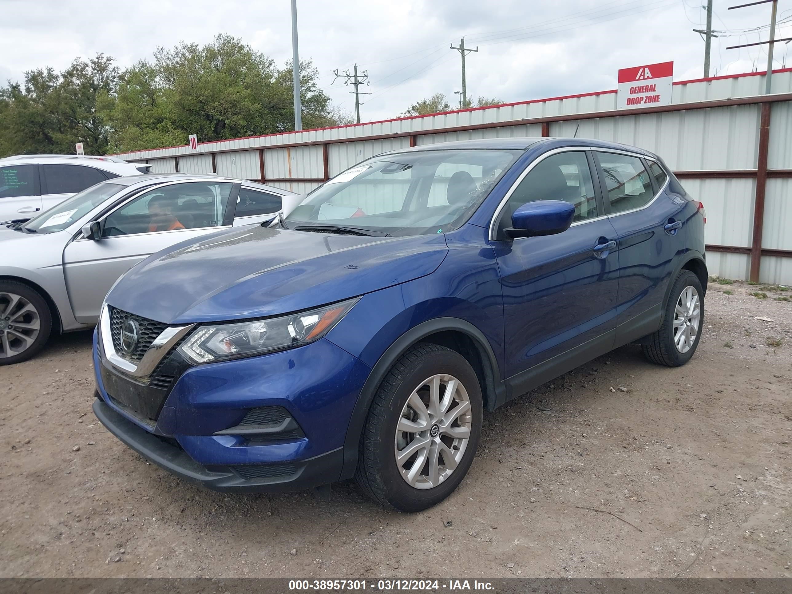 Photo 1 VIN: JN1BJ1AW3MW427368 - NISSAN ROGUE 