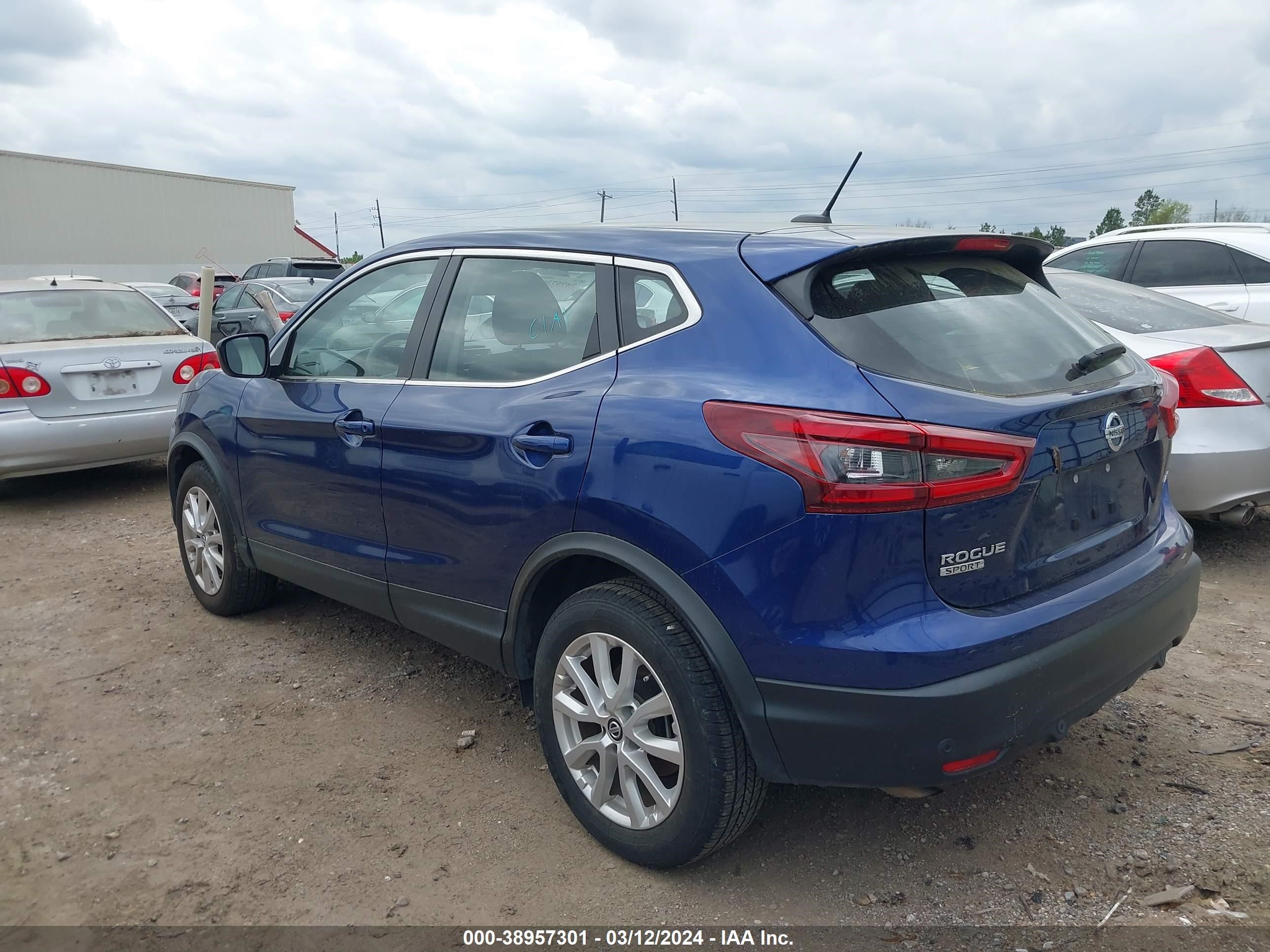 Photo 2 VIN: JN1BJ1AW3MW427368 - NISSAN ROGUE 