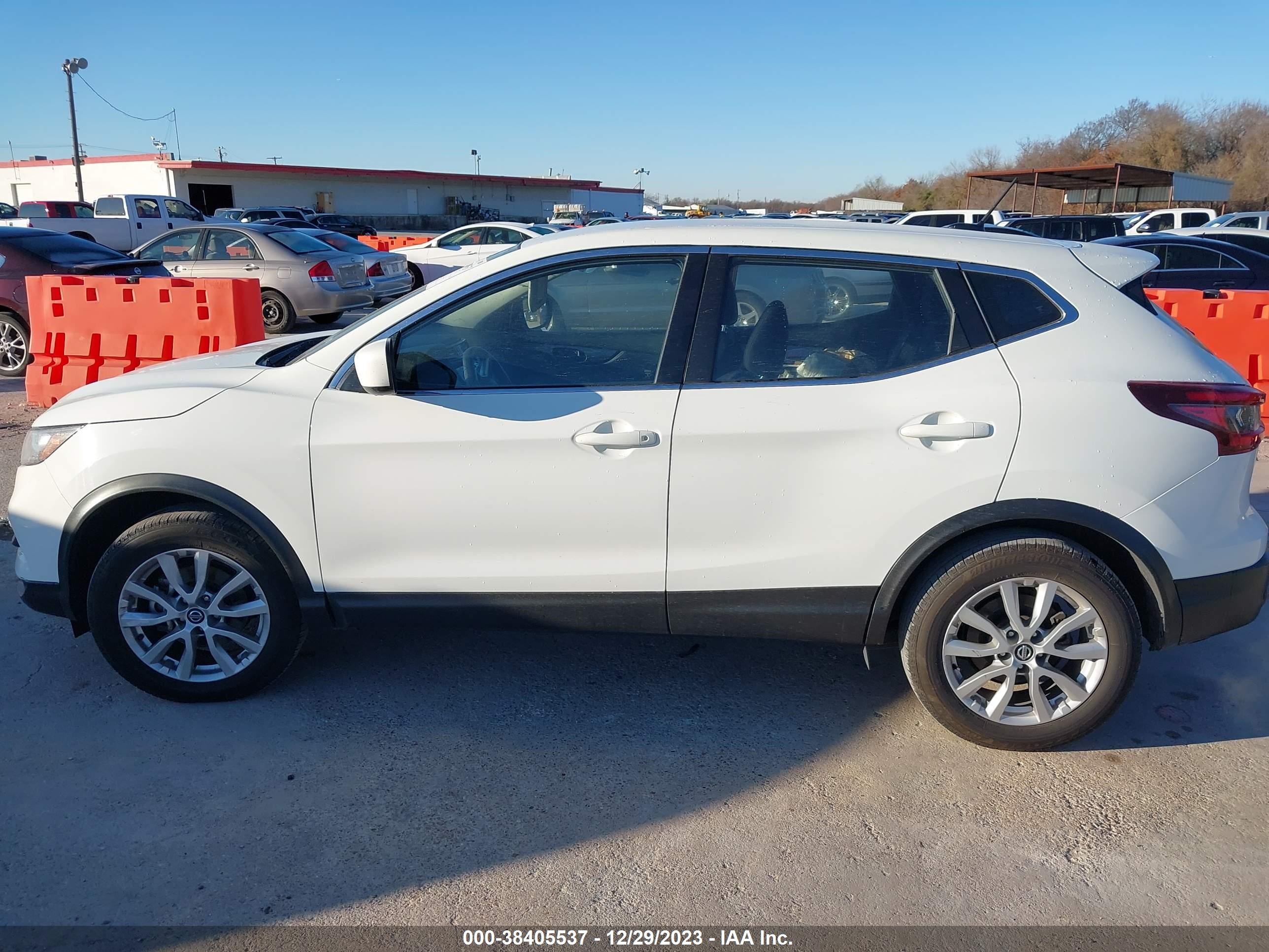 Photo 13 VIN: JN1BJ1AW7MW434372 - NISSAN ROGUE 