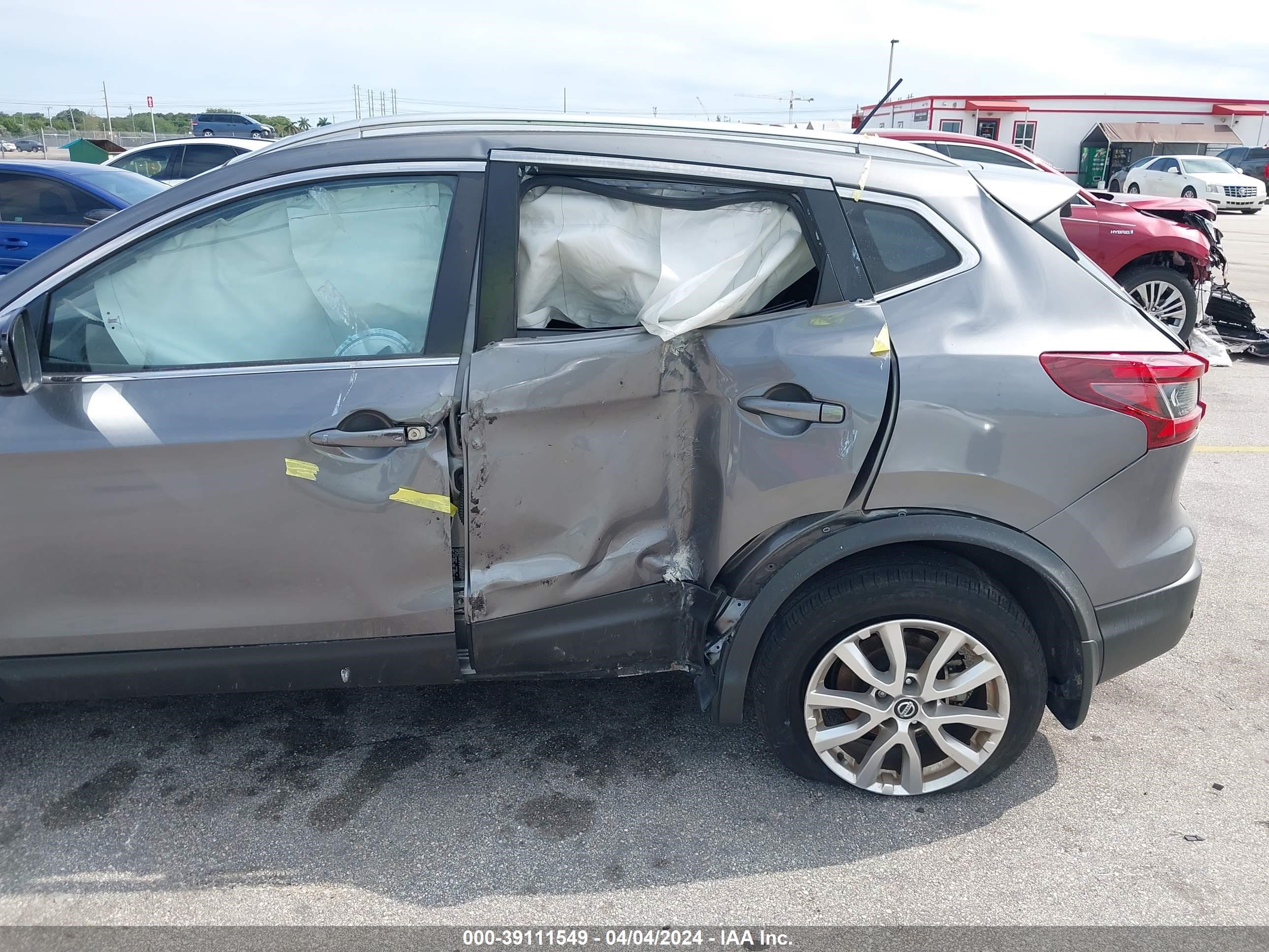 Photo 5 VIN: JN1BJ1BV5MW318643 - NISSAN ROGUE 