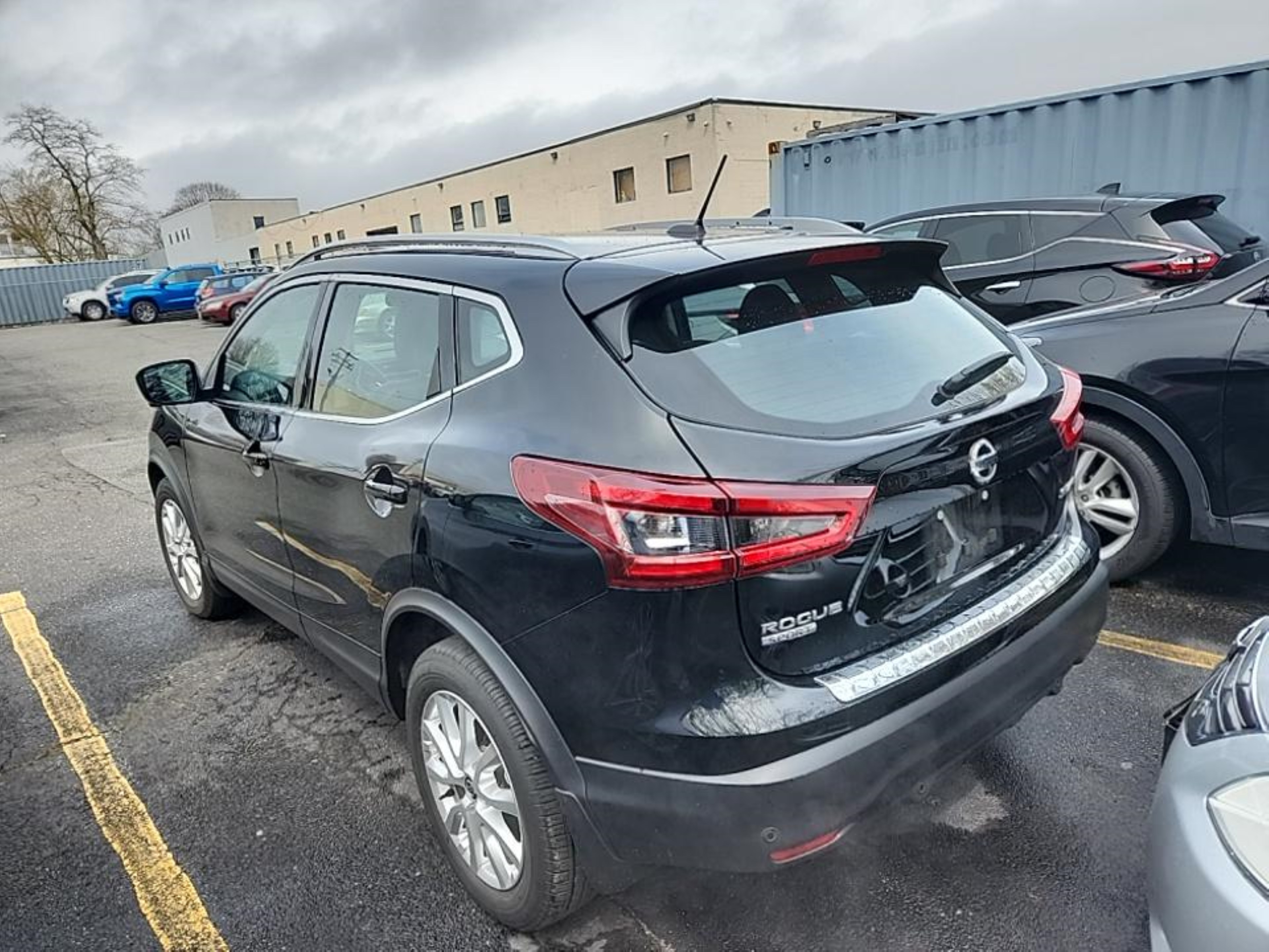 Photo 2 VIN: JN1BJ1BW3MW439602 - NISSAN ROGUE 