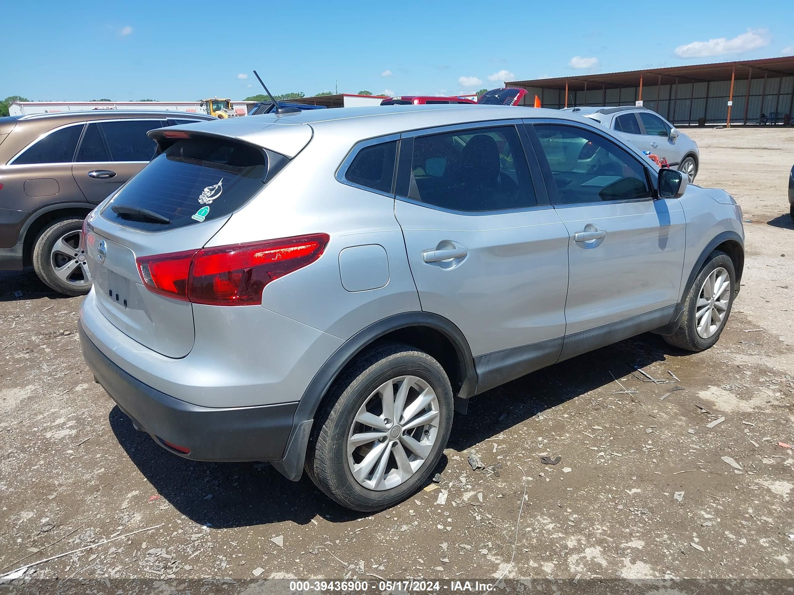 Photo 3 VIN: JN1BJ1CP0HW014366 - NISSAN ROGUE 