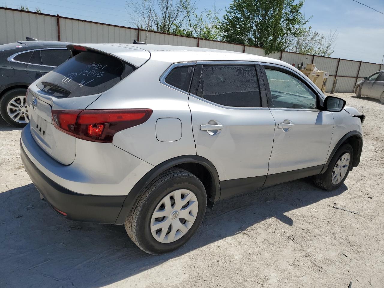 Photo 2 VIN: JN1BJ1CP0JW160837 - NISSAN ROGUE 