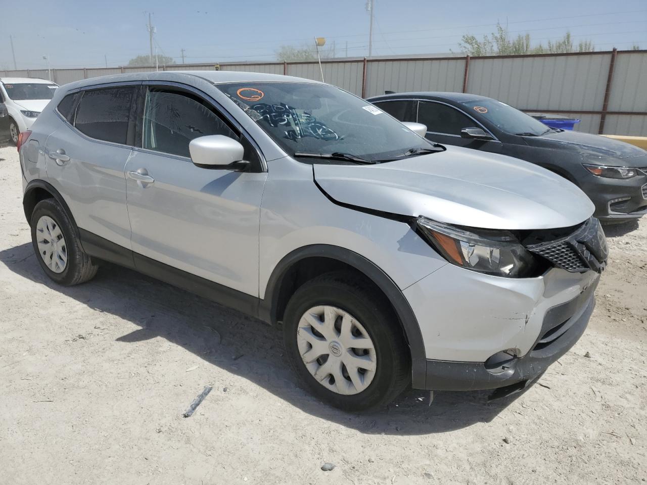 Photo 3 VIN: JN1BJ1CP0JW160837 - NISSAN ROGUE 